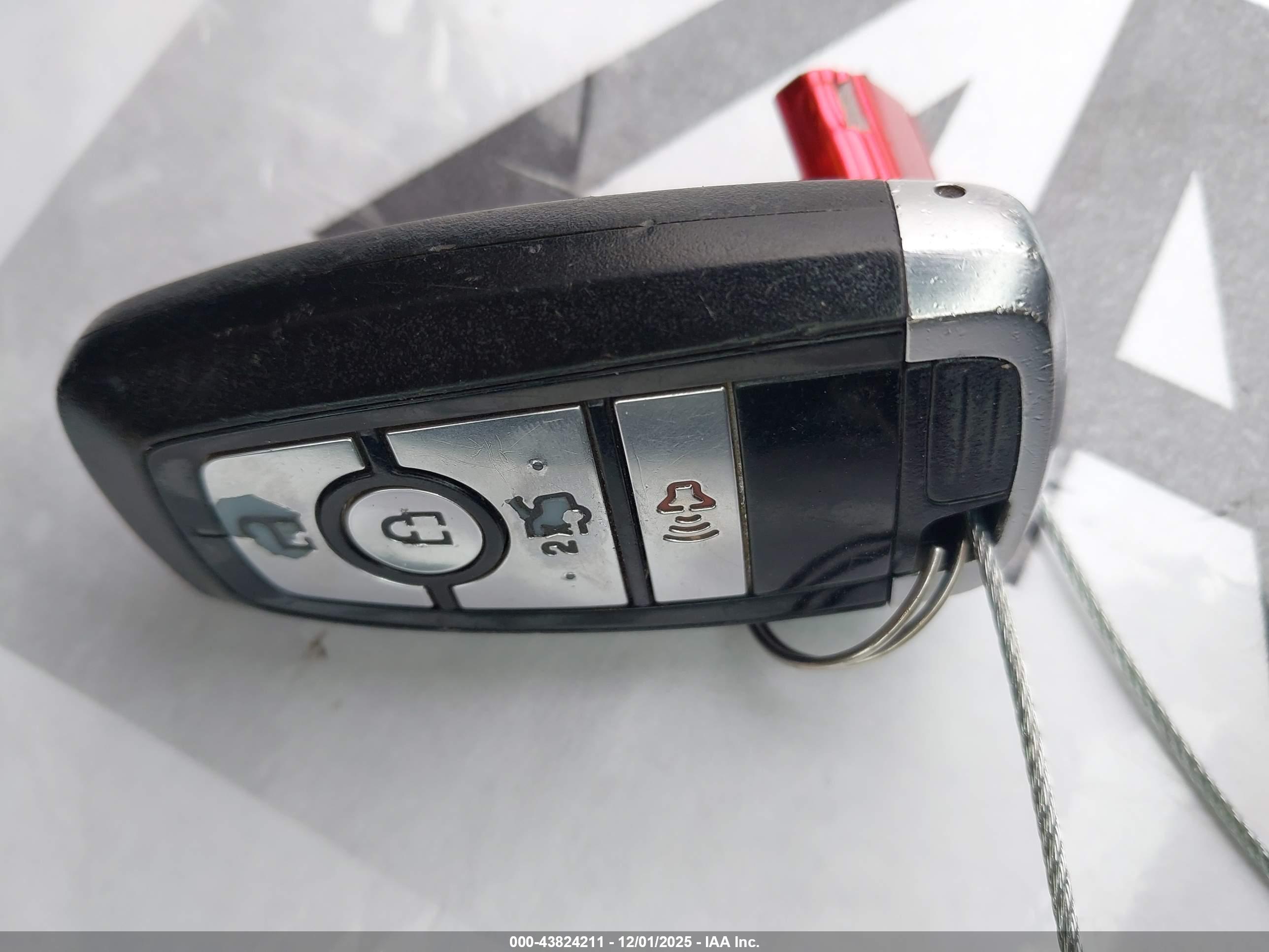 FORD FUSION image 11