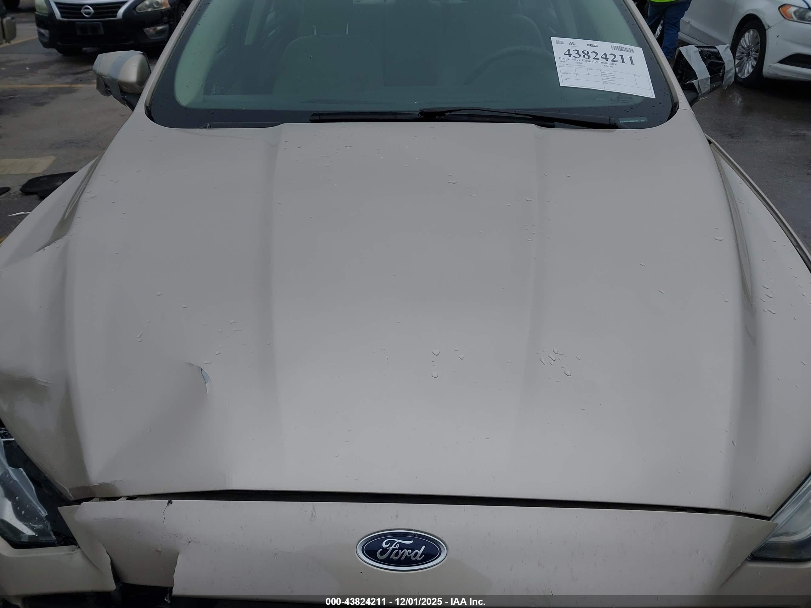 FORD FUSION image 6