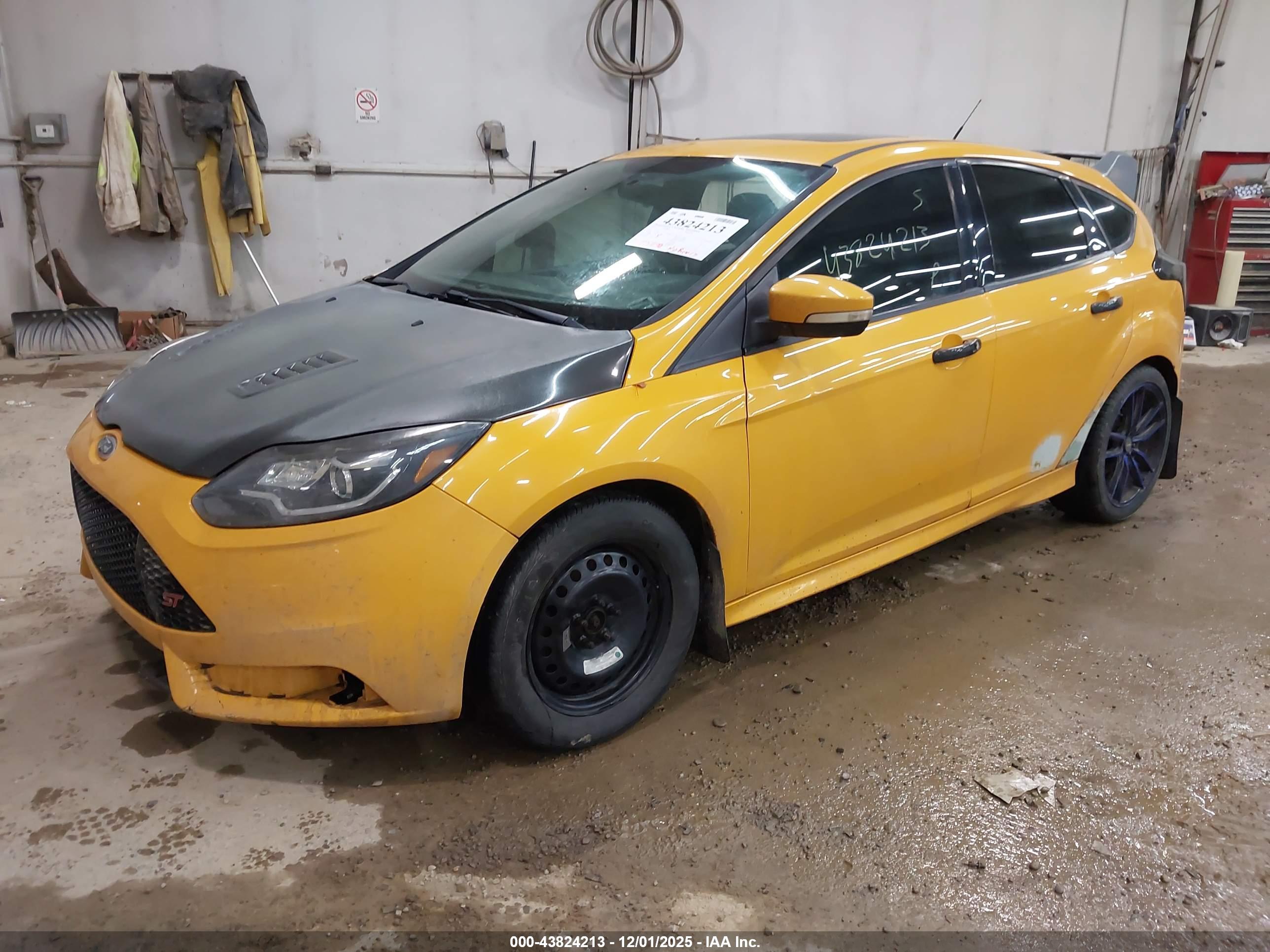 FORD FOCUS image 2