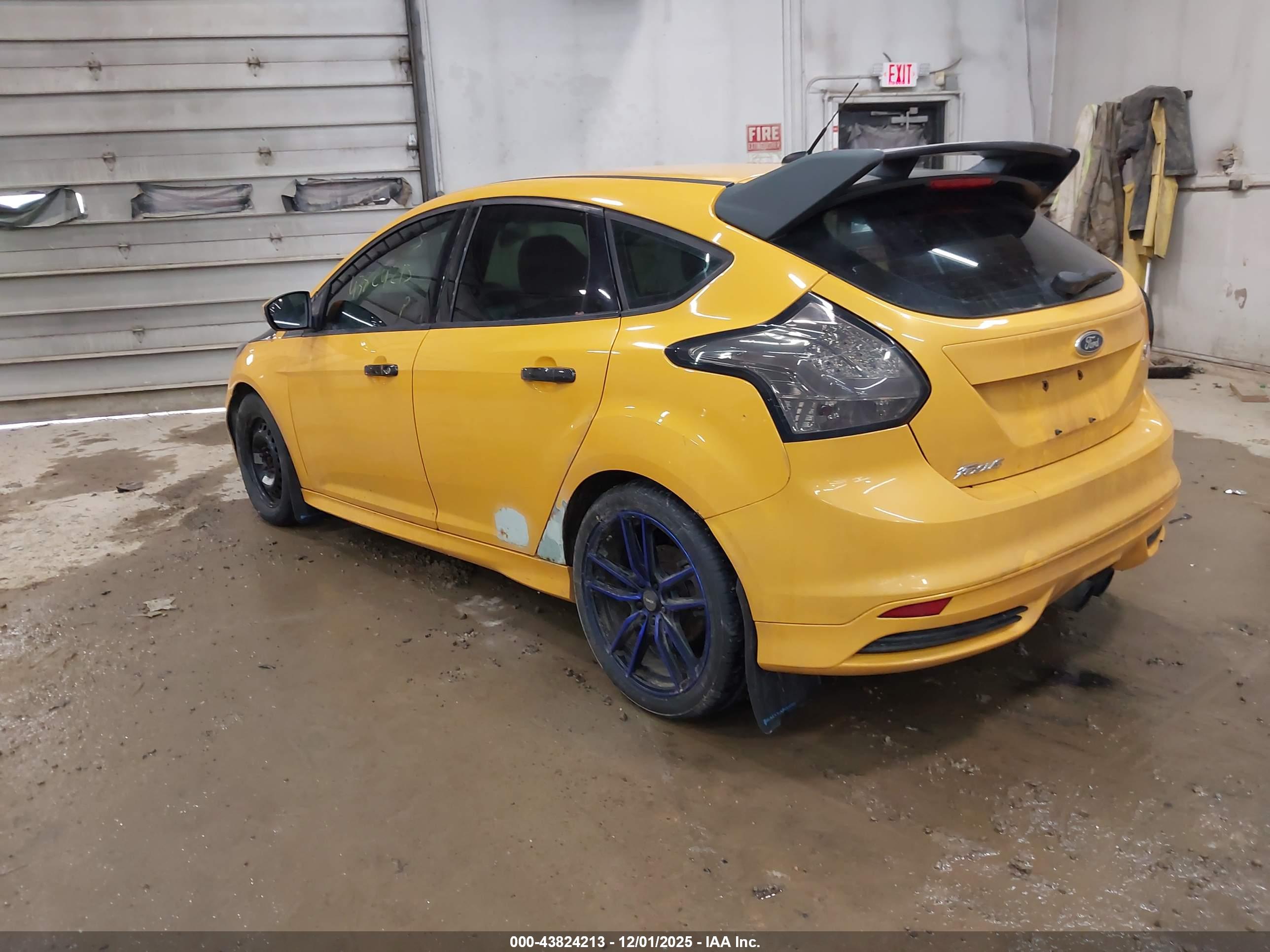 FORD FOCUS image 3