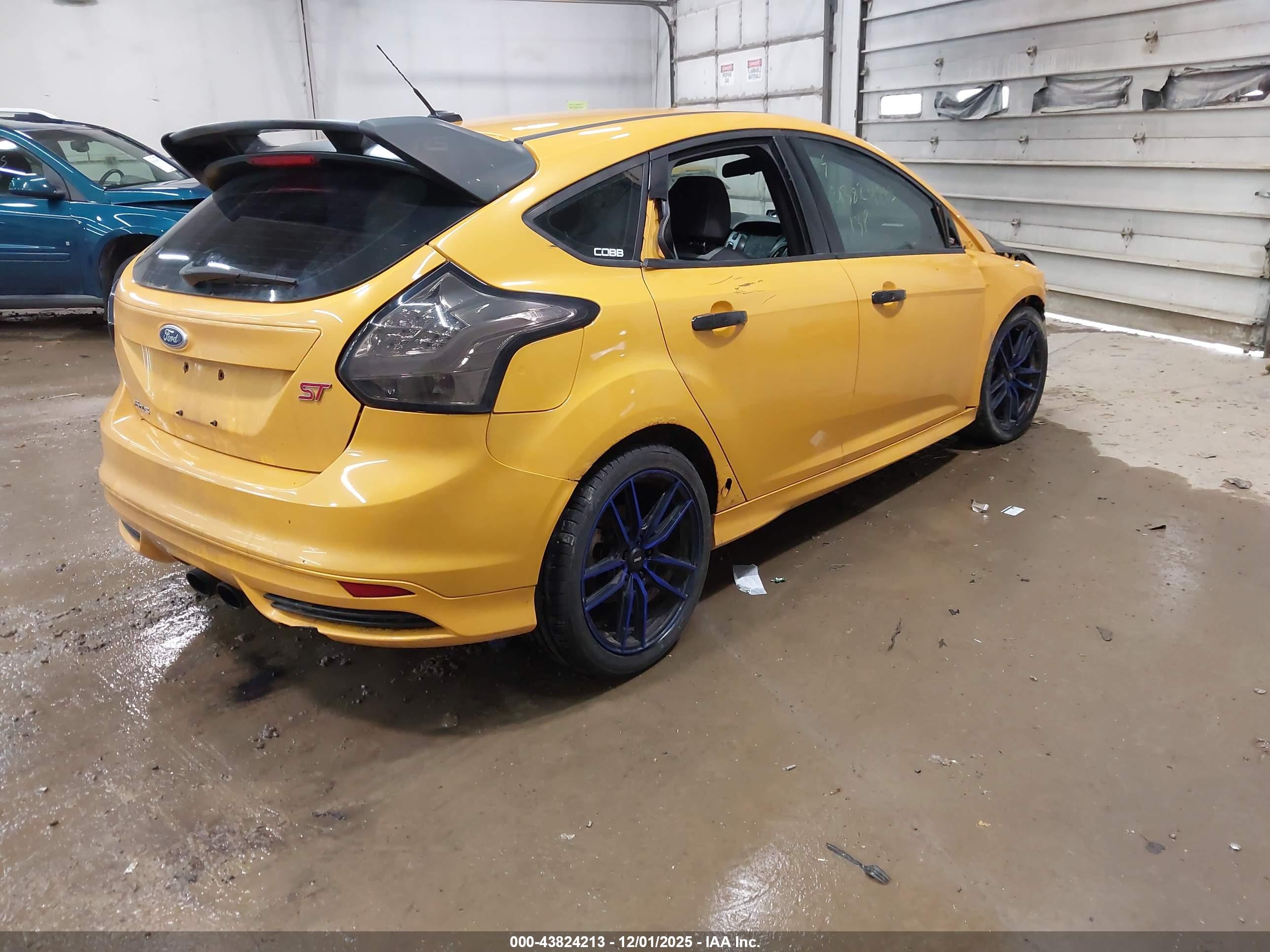 FORD FOCUS image 4