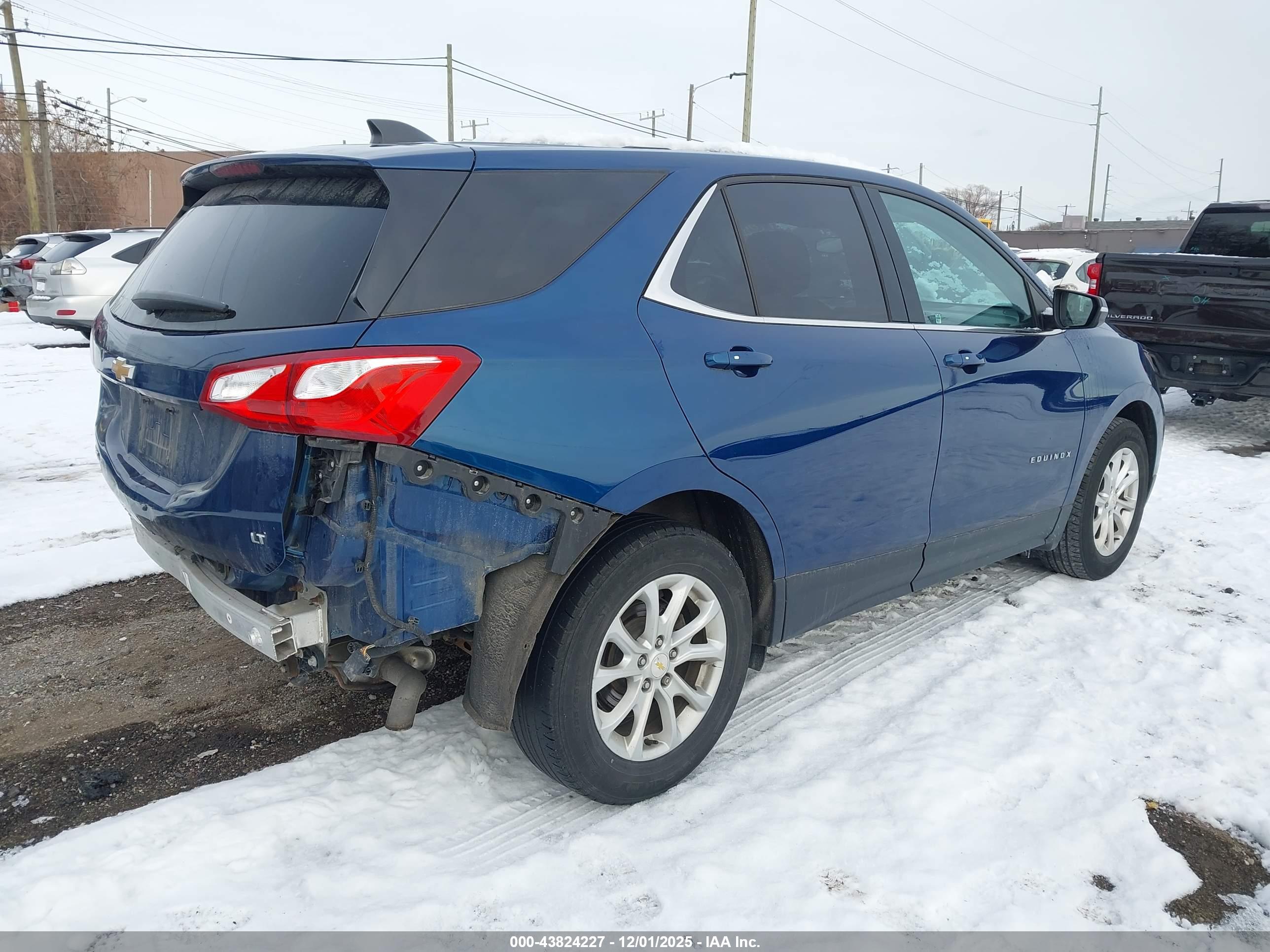 CHEVROLET EQUINOX image 4