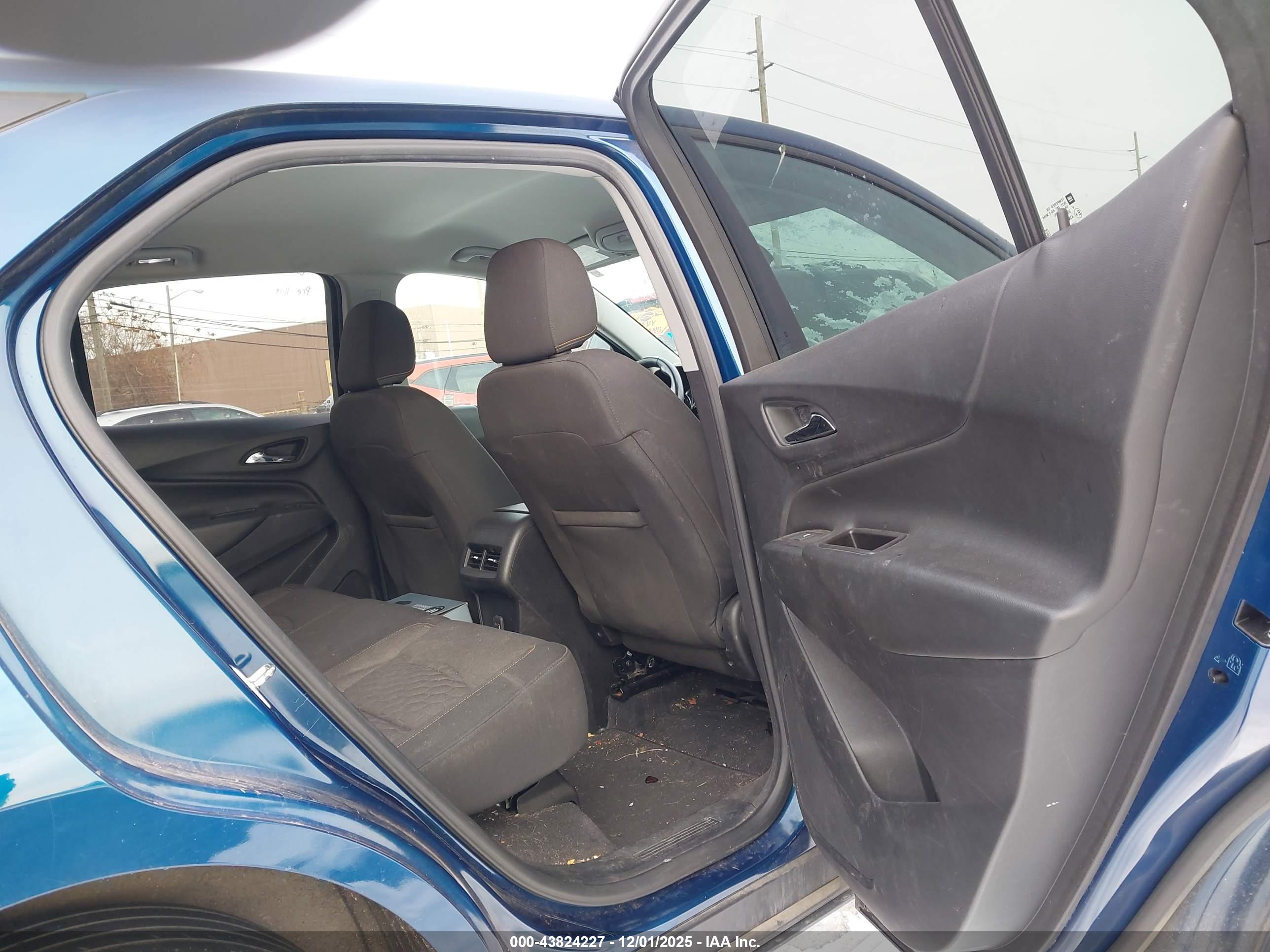 CHEVROLET EQUINOX image 8