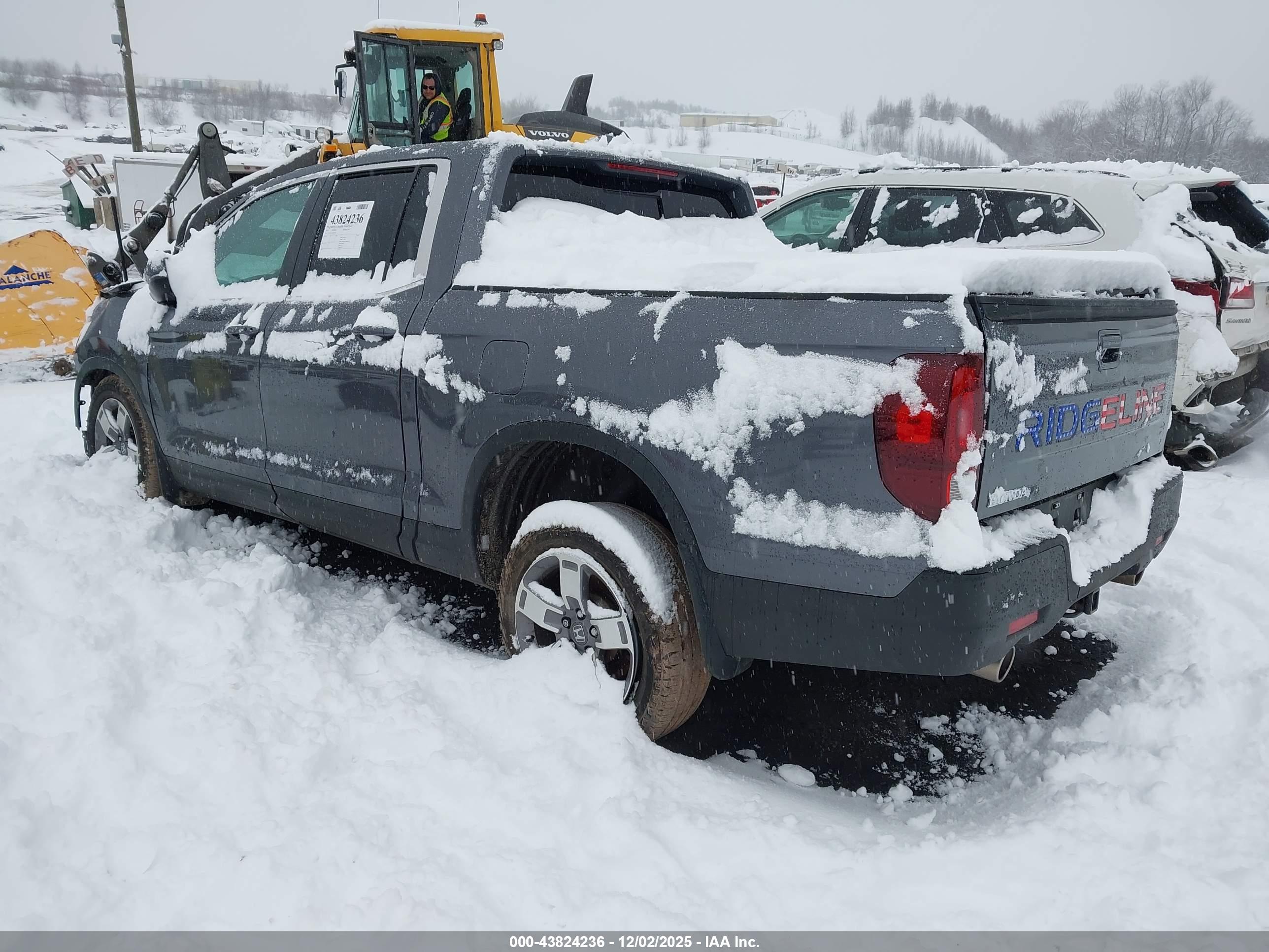 HONDA RIDGELINE image 3