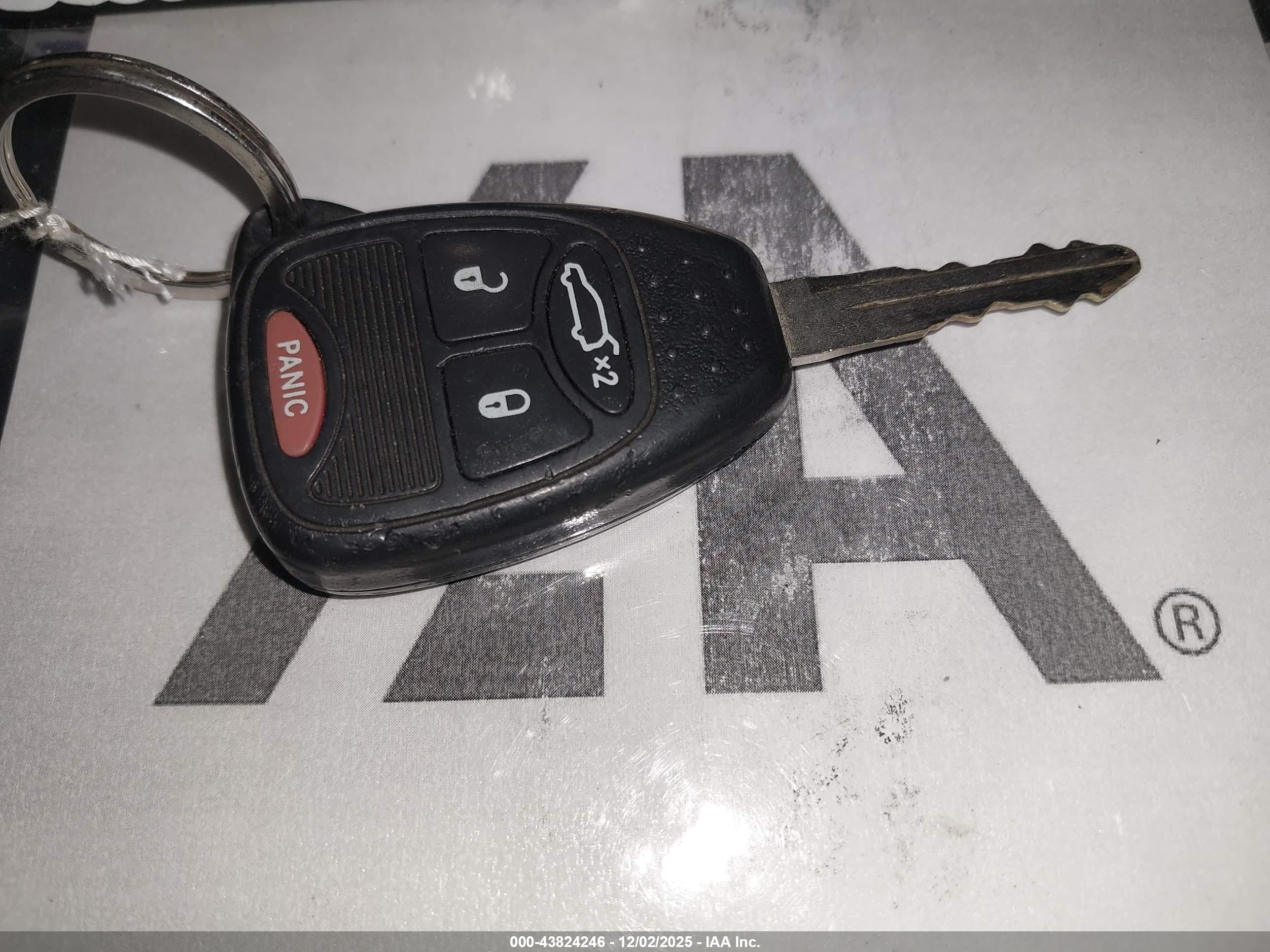 CHRYSLER 200 image 11