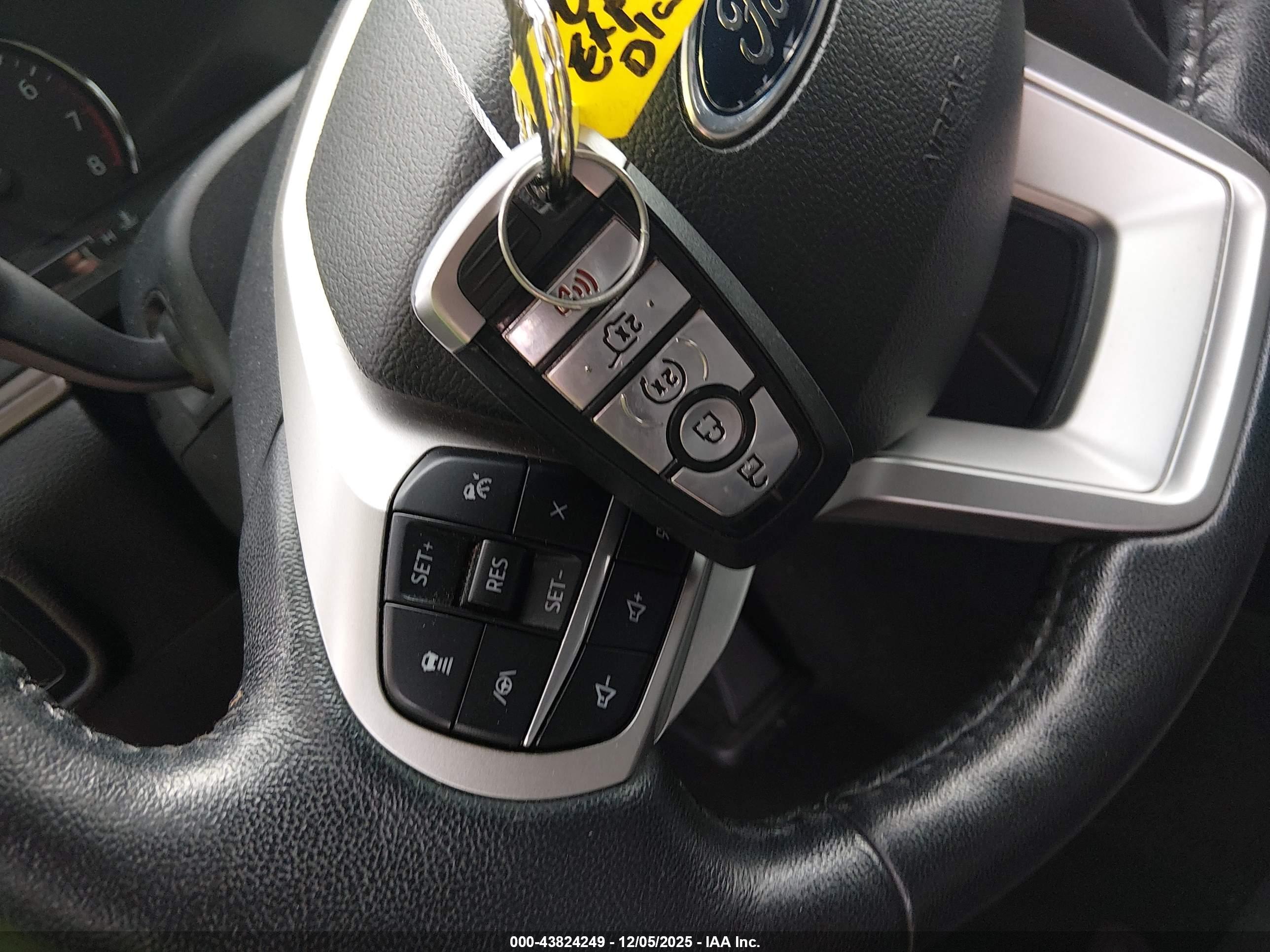 FORD EXPLORER image 11