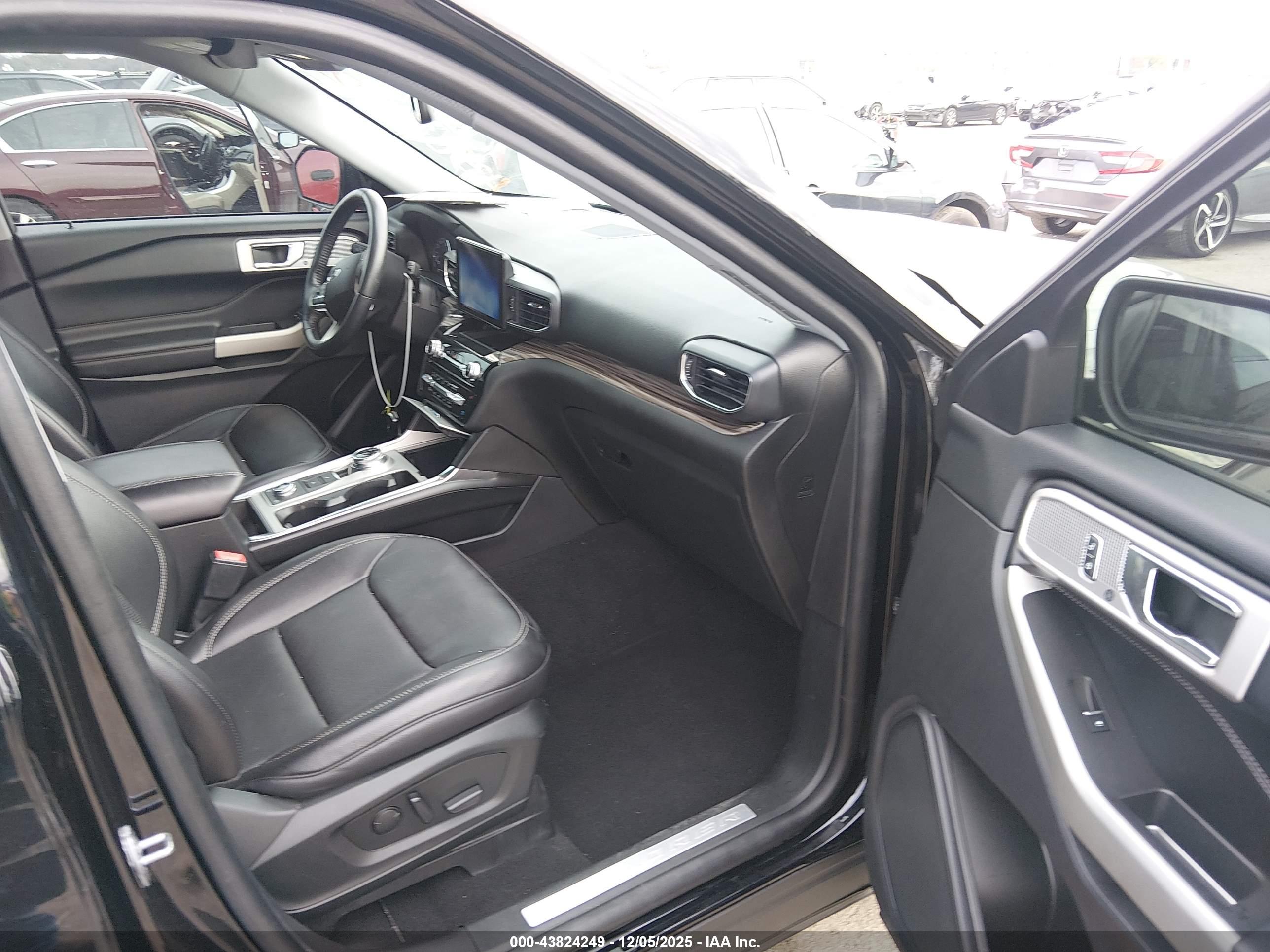 FORD EXPLORER image 5