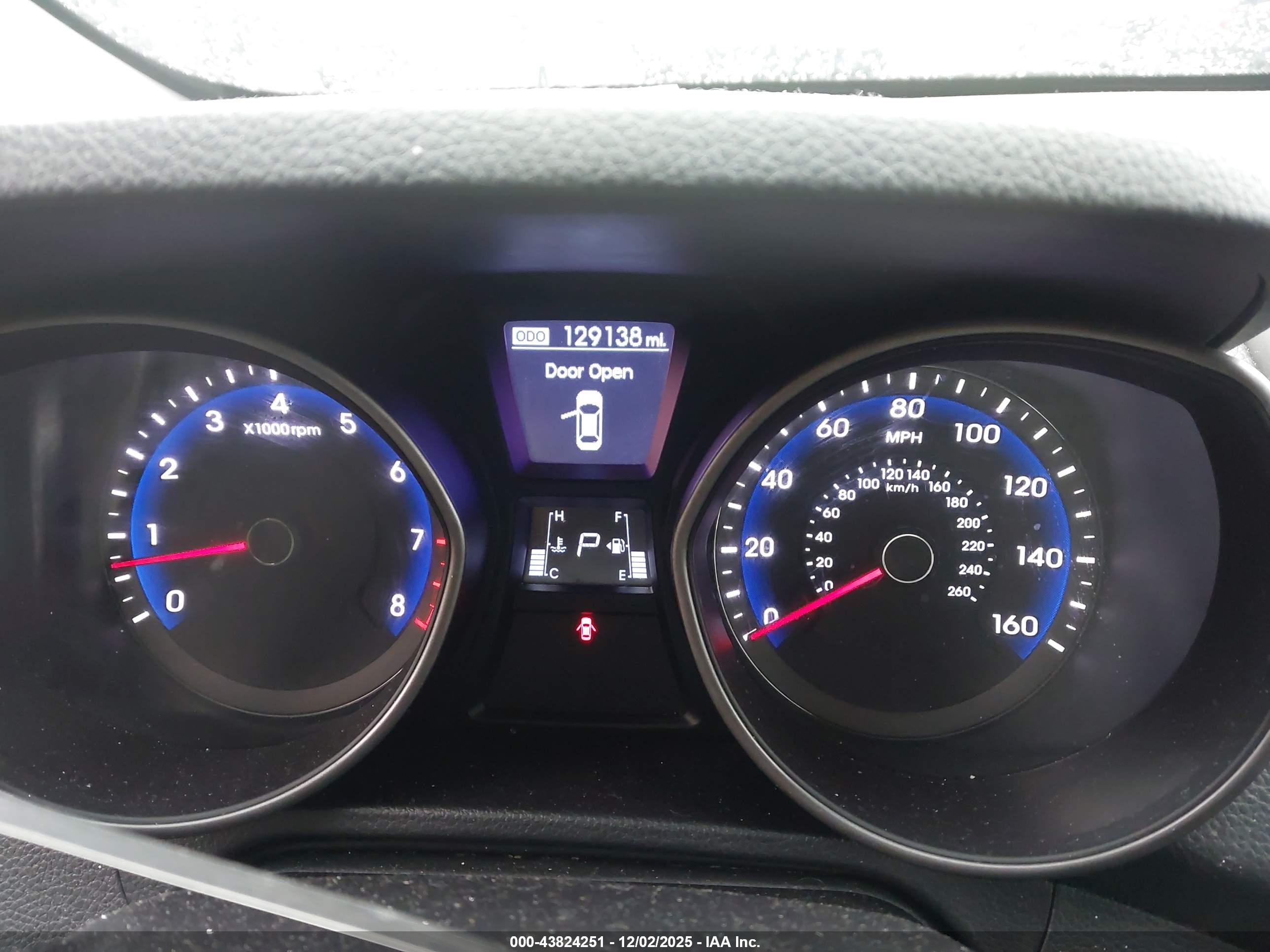 HYUNDAI ELANTRA image 7