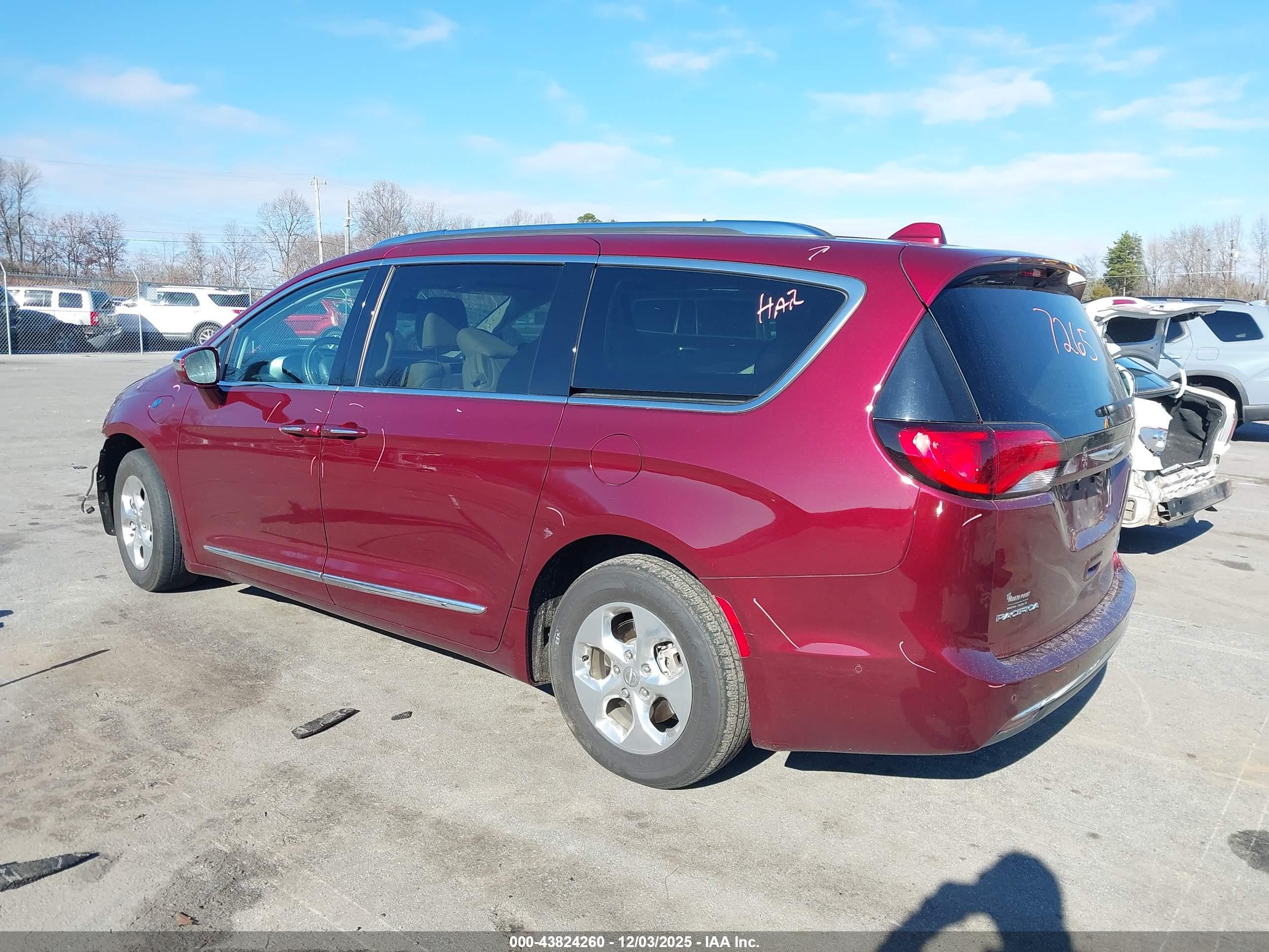 CHRYSLER PACIFICA image 3
