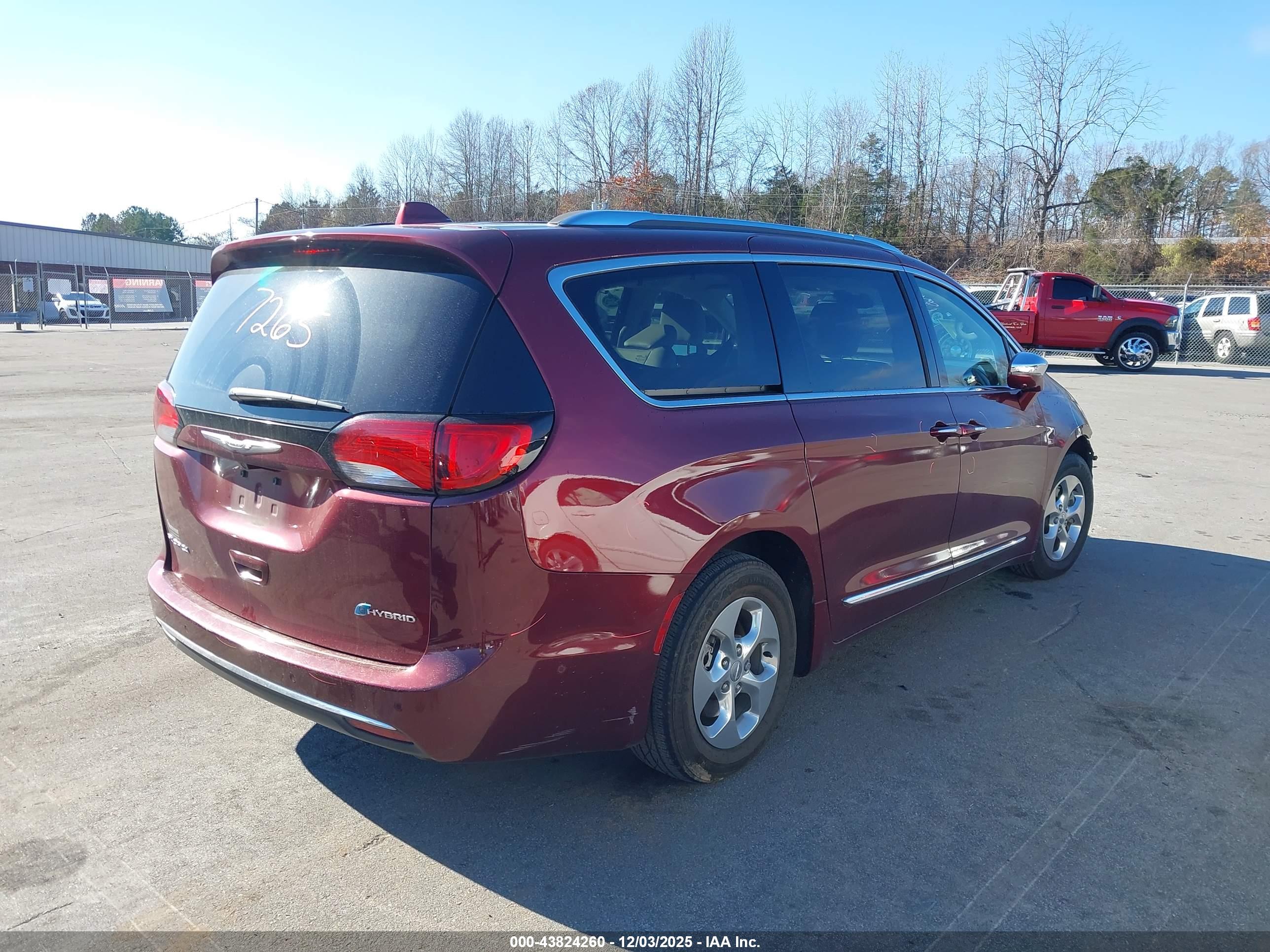 CHRYSLER PACIFICA image 4