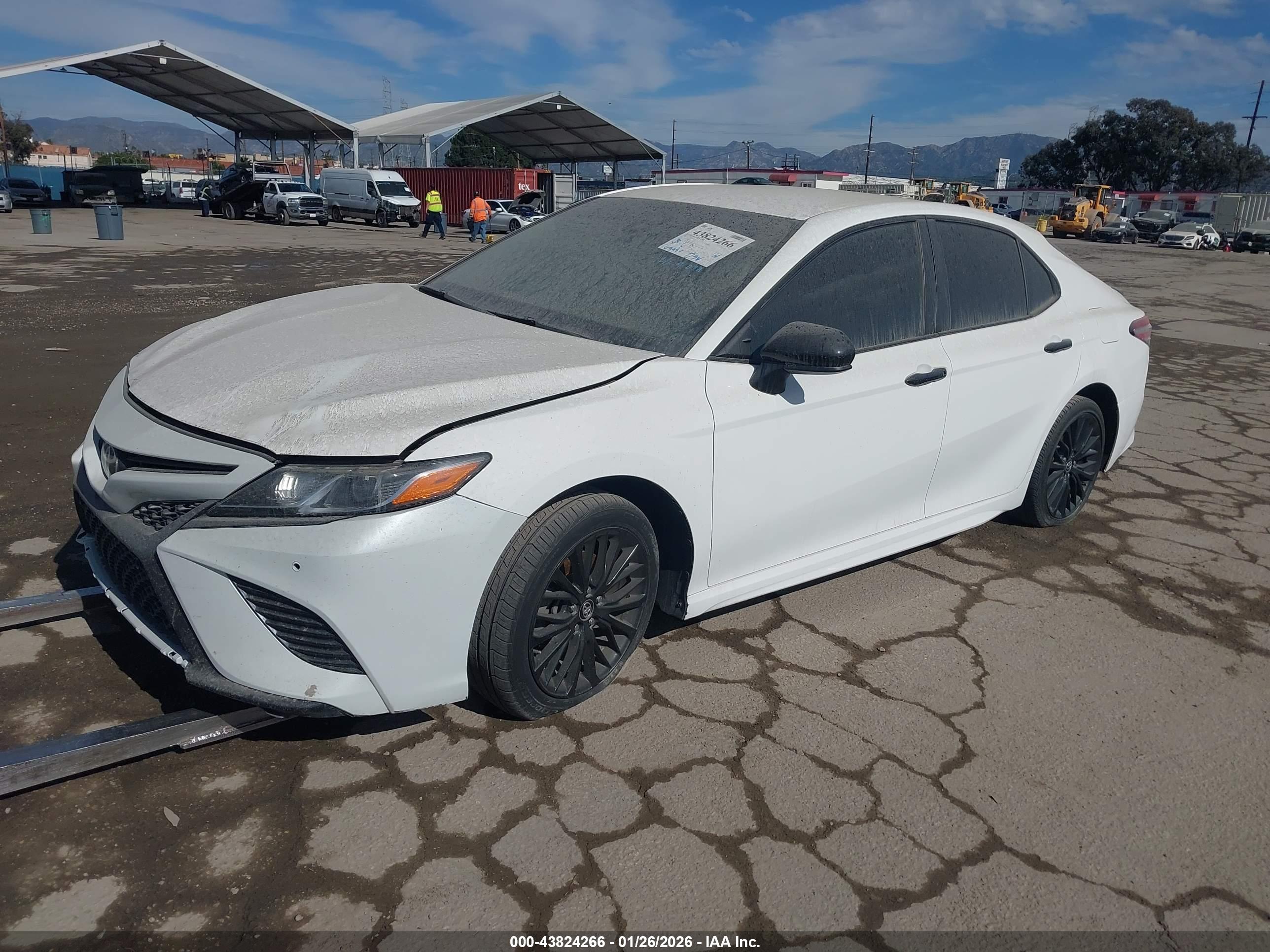 TOYOTA CAMRY image 2