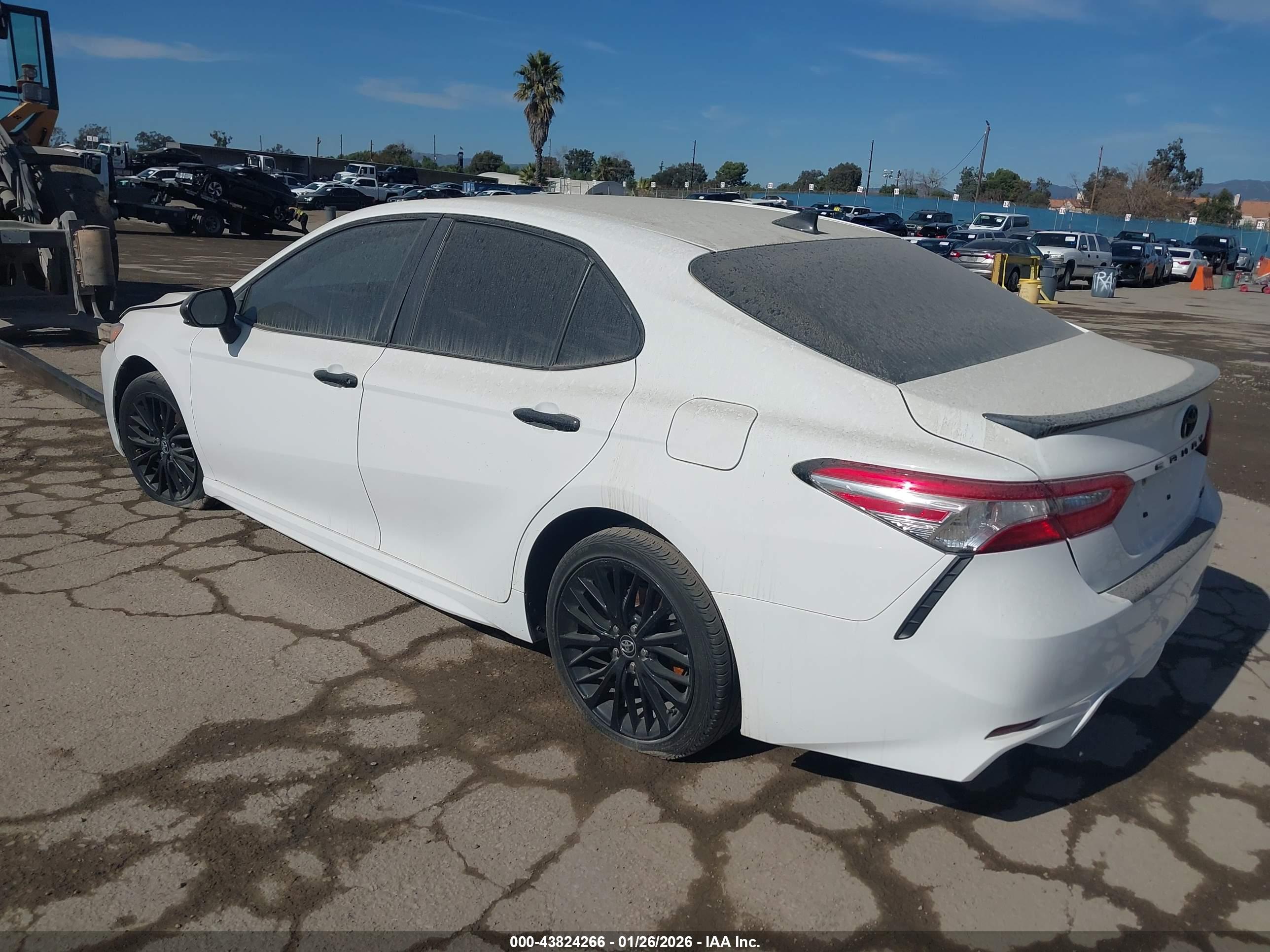 TOYOTA CAMRY image 3