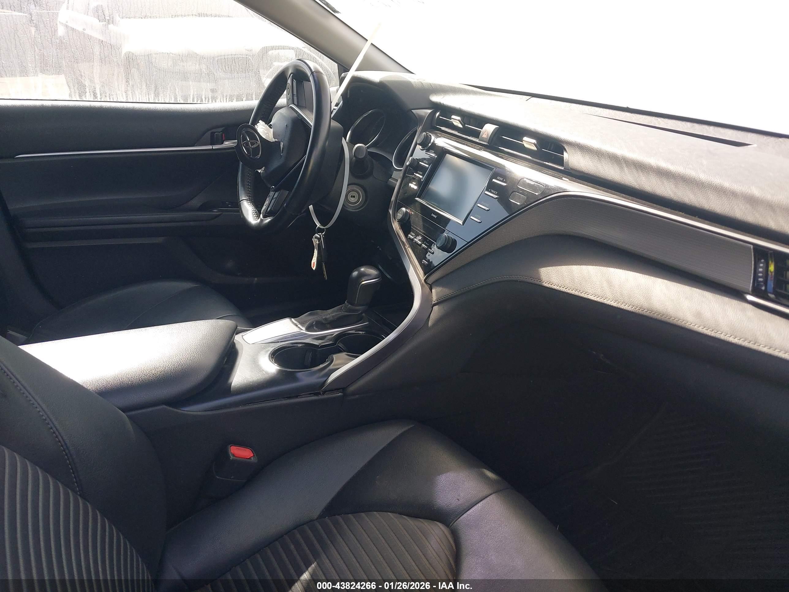 TOYOTA CAMRY image 5