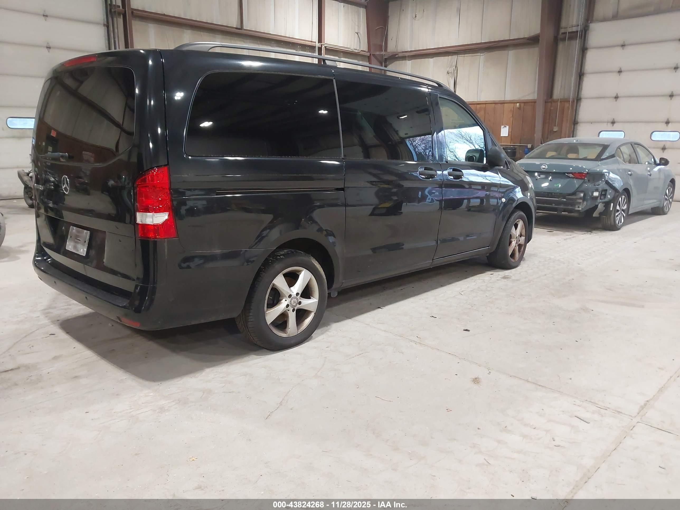 MERCEDES-BENZ METRIS image 4