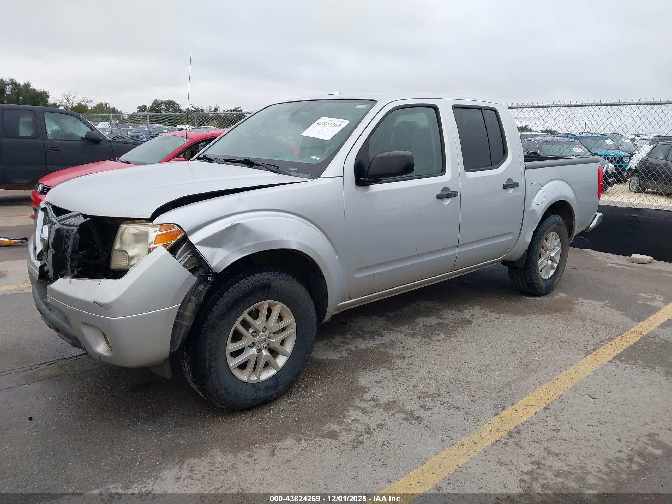NISSAN FRONTIER image 2