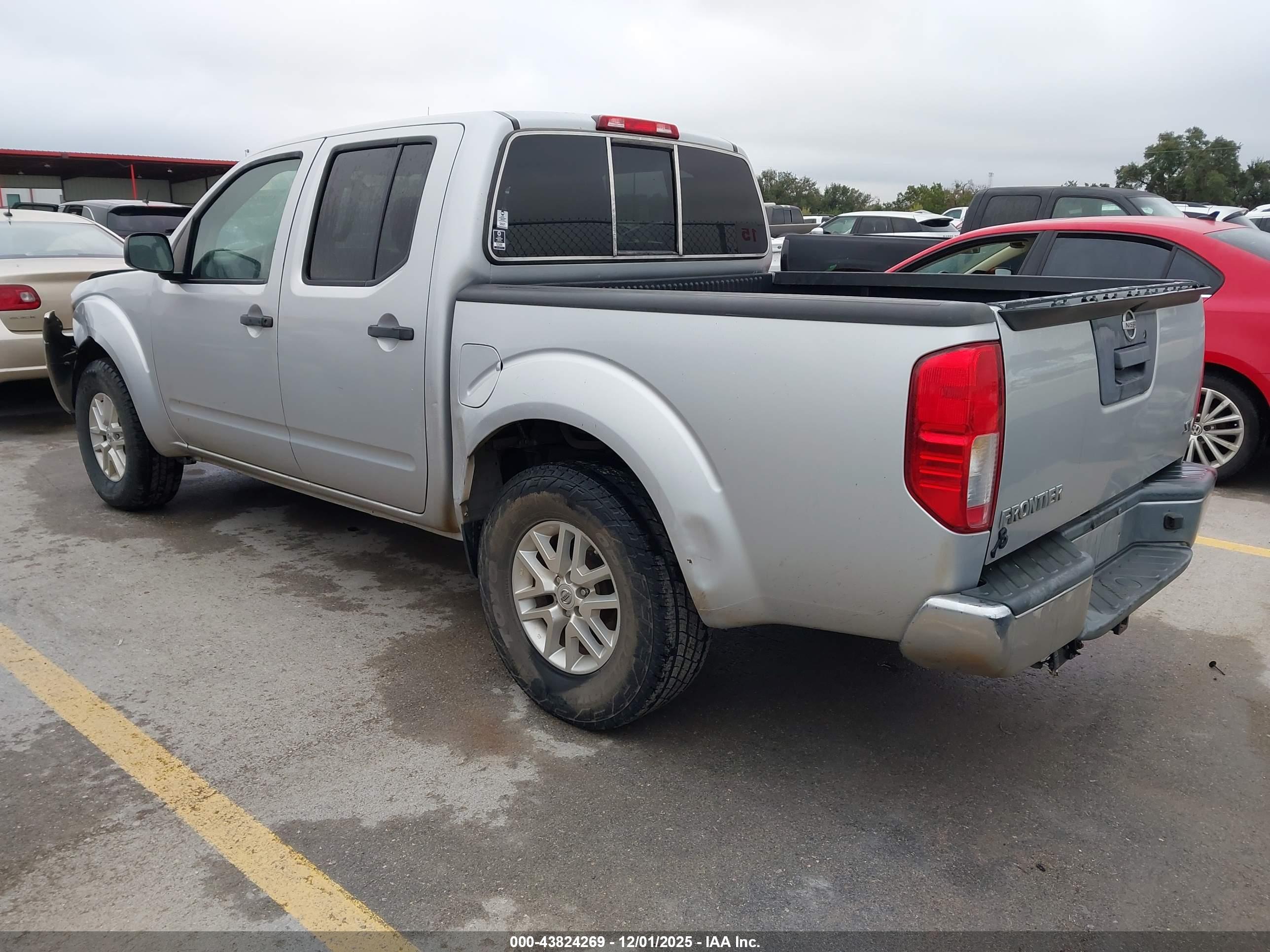 NISSAN FRONTIER image 3