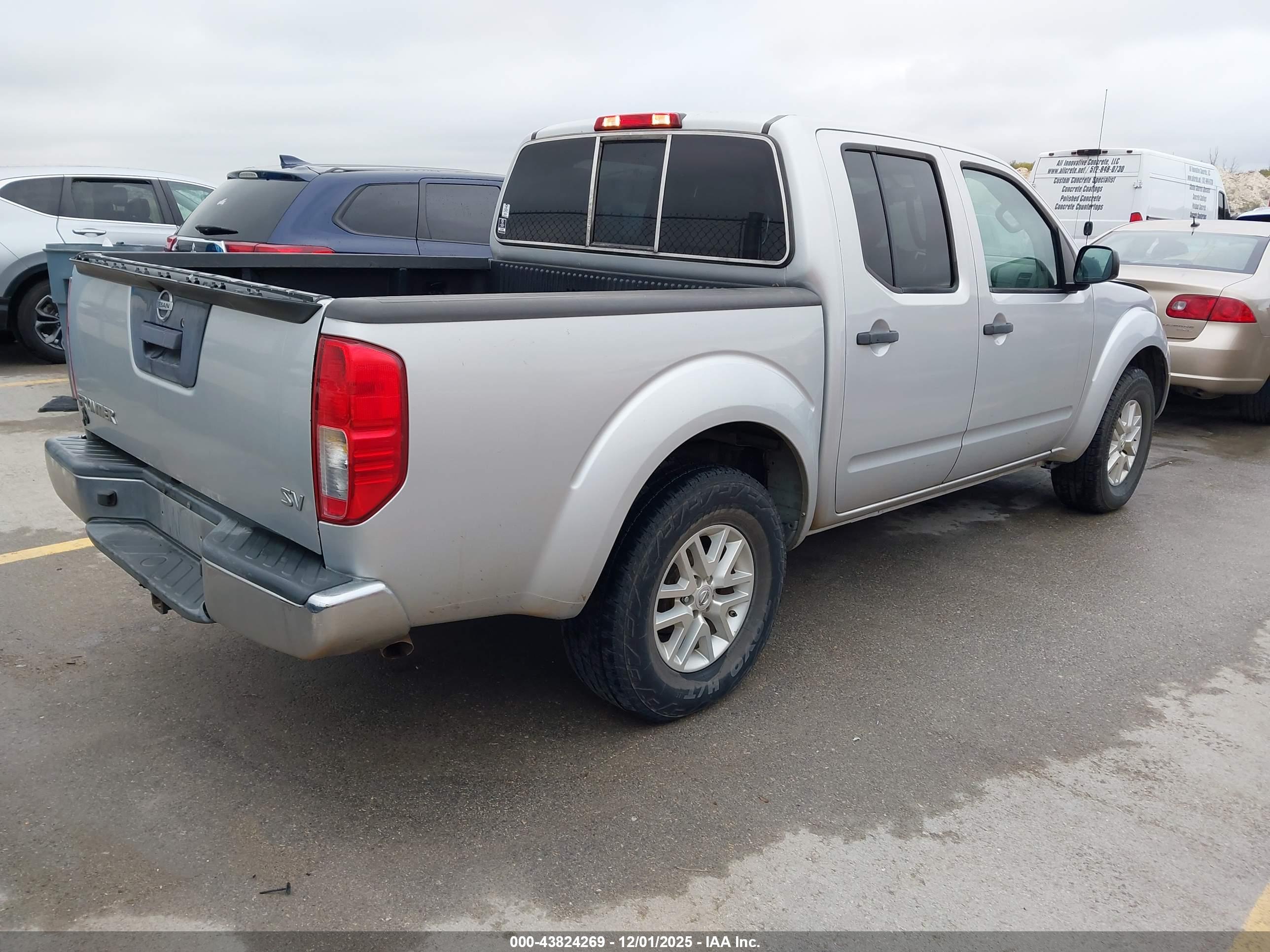 NISSAN FRONTIER image 4