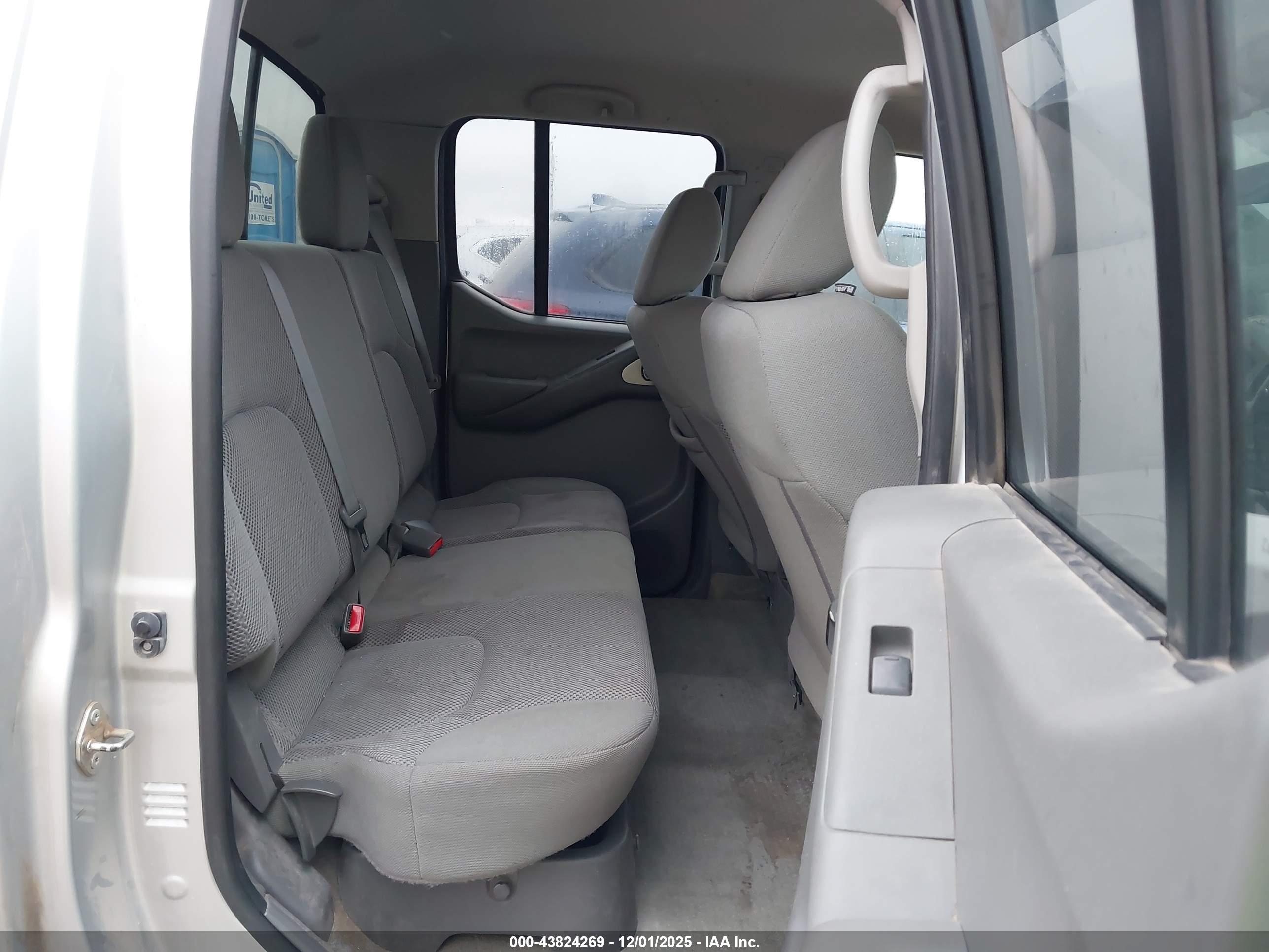 NISSAN FRONTIER image 8