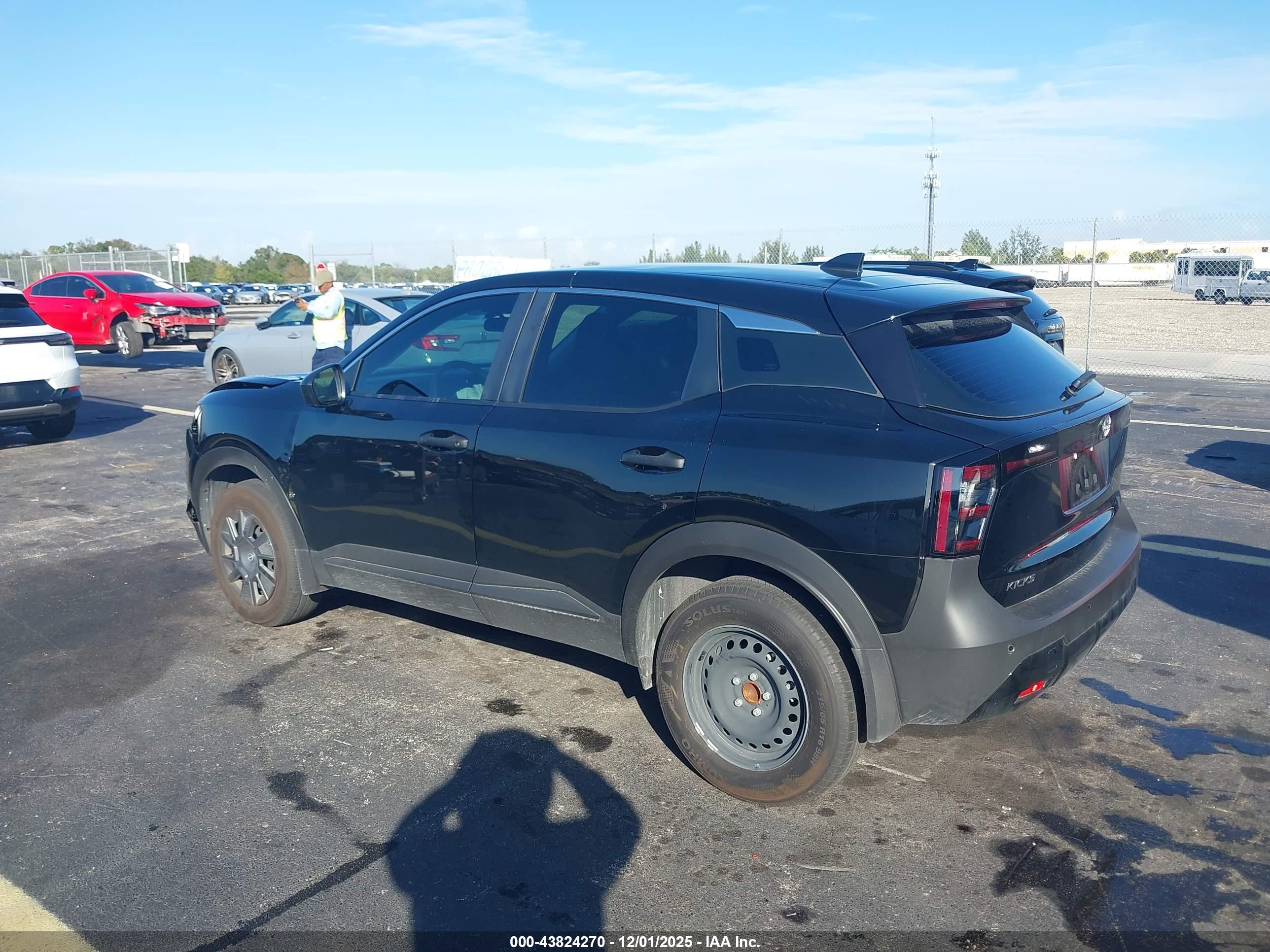 NISSAN KICKS image 3