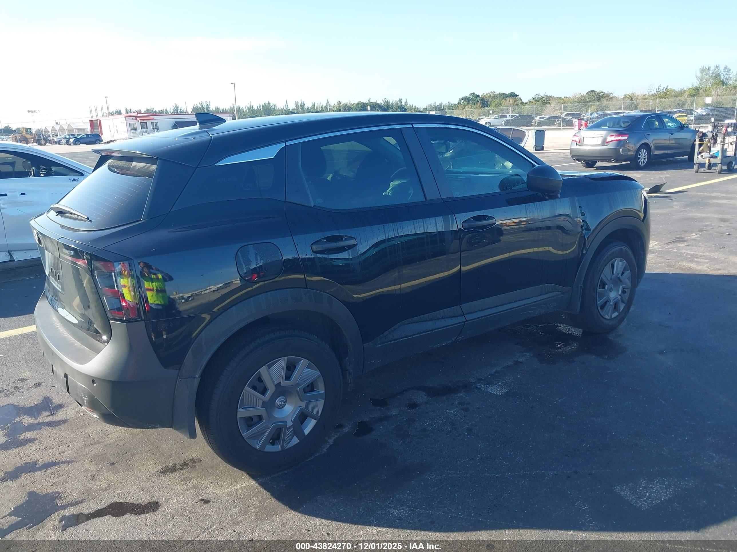 NISSAN KICKS image 4
