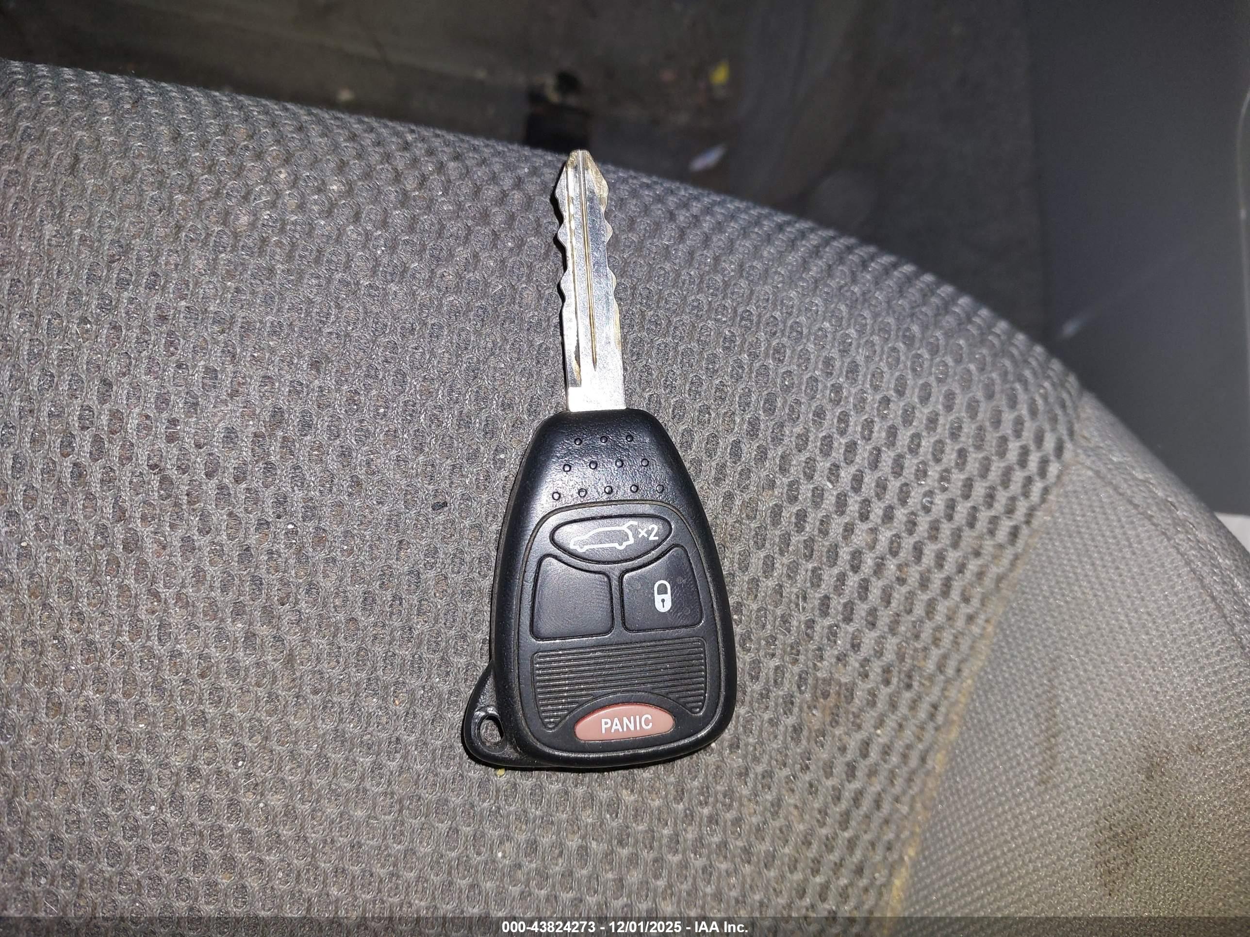 DODGE AVENGER image 11