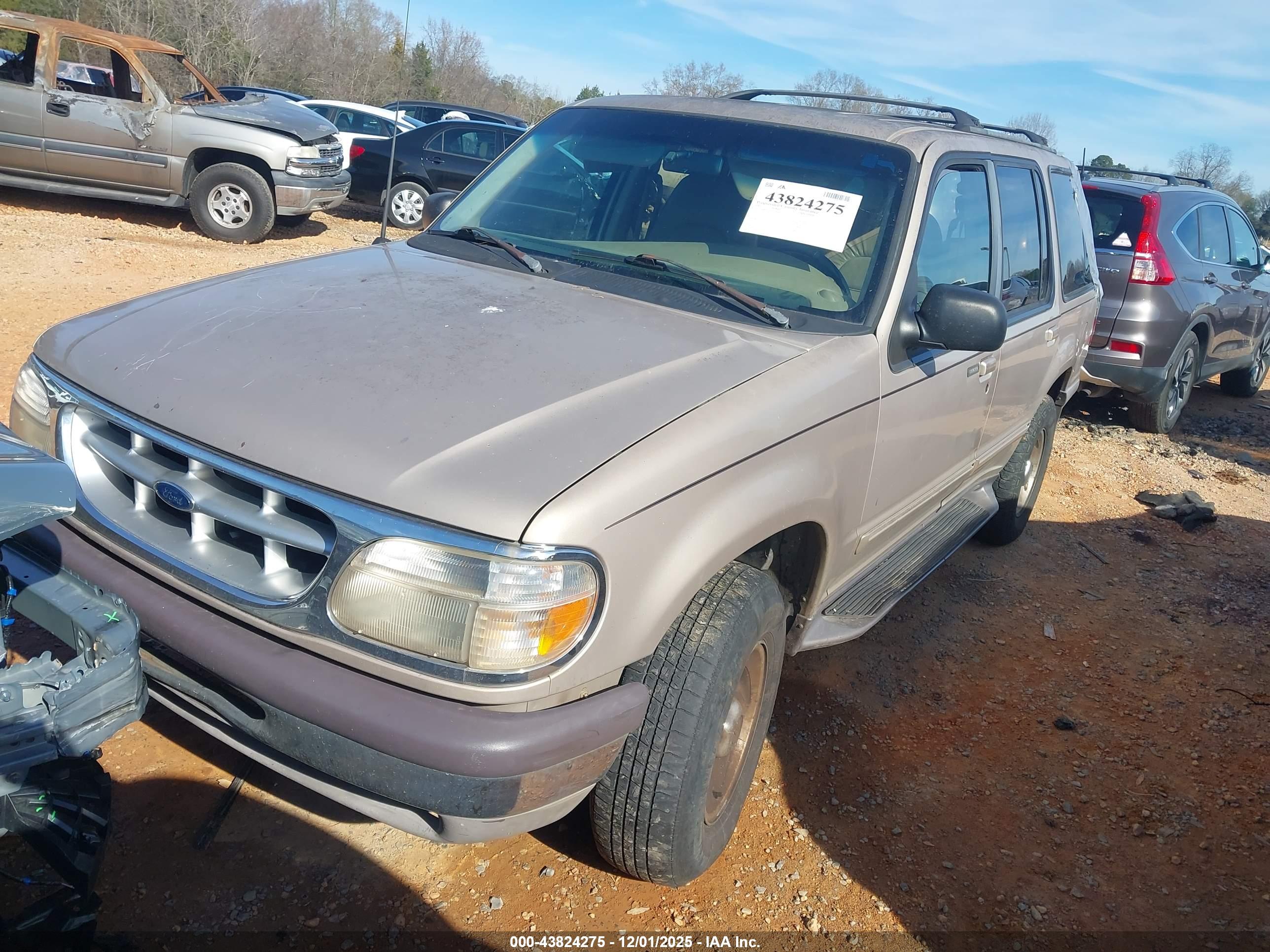 FORD EXPLORER image 2