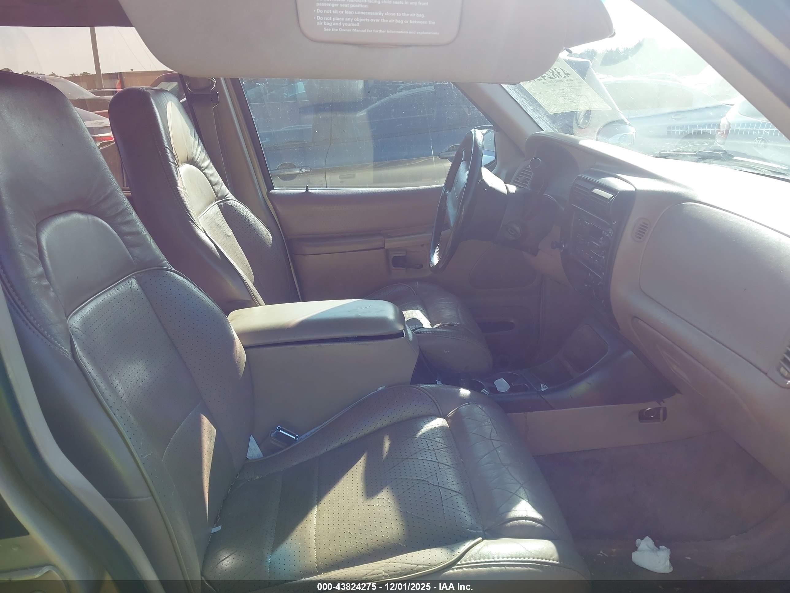 FORD EXPLORER image 5