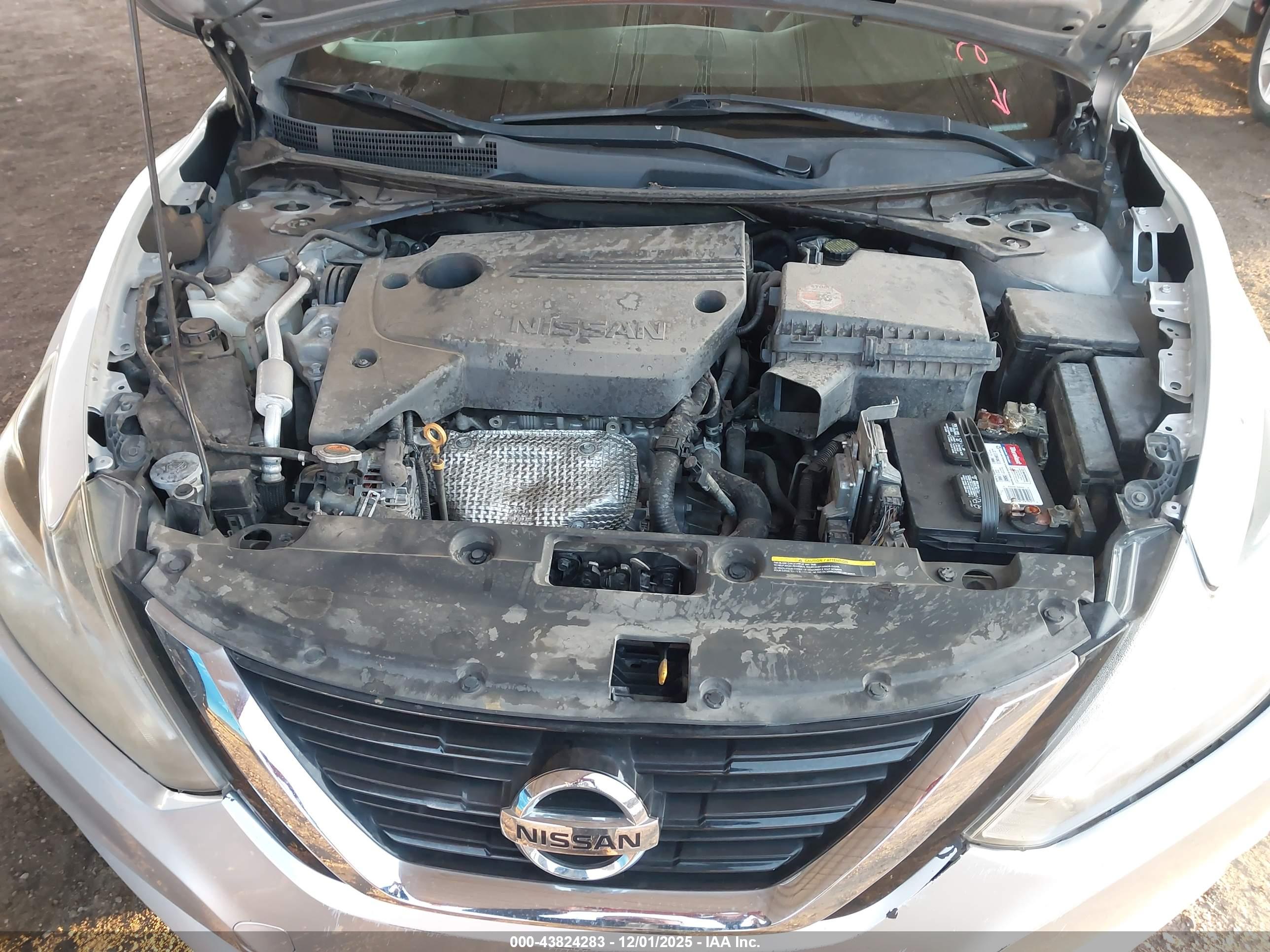 NISSAN ALTIMA image 10
