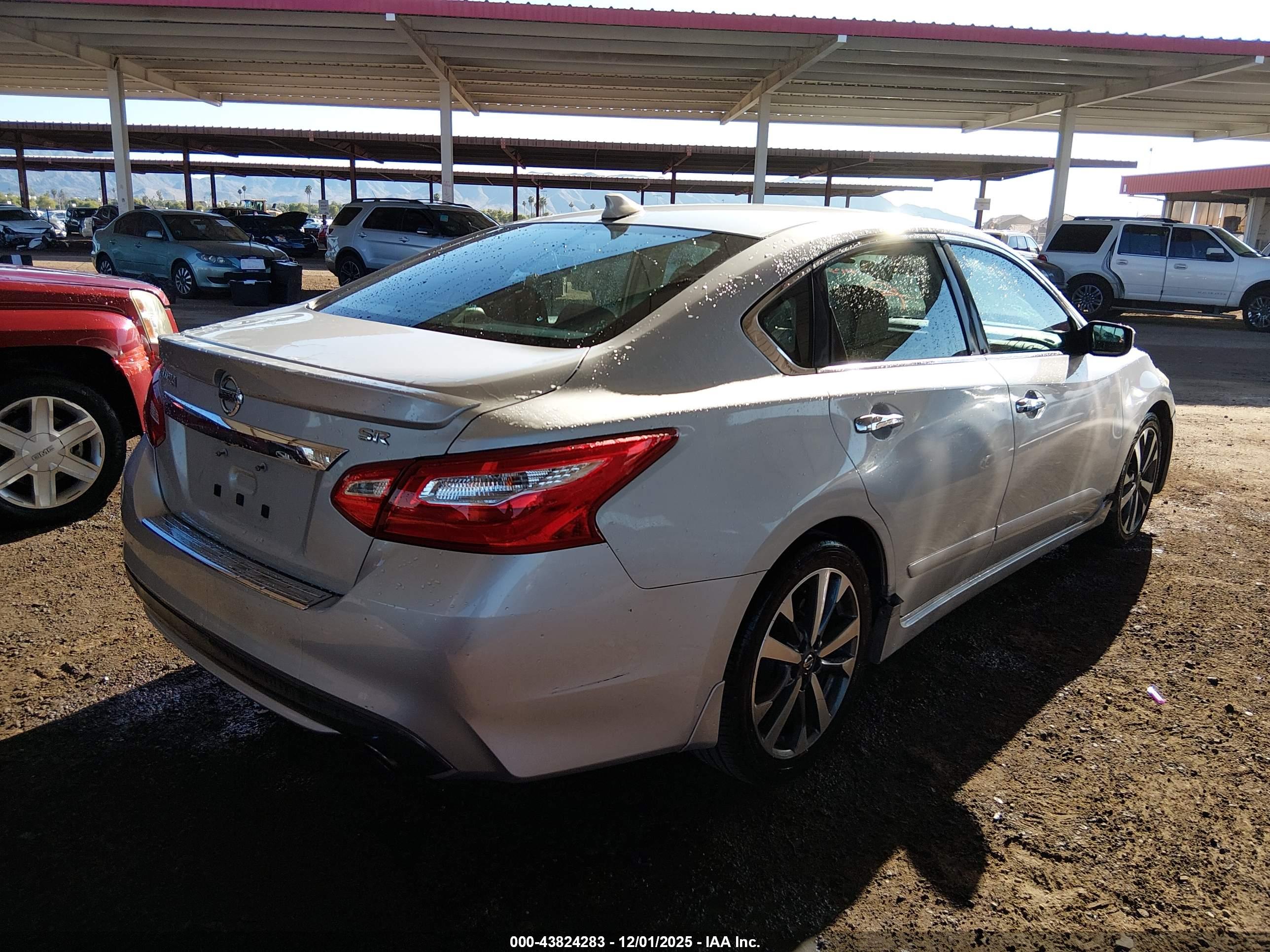NISSAN ALTIMA image 4