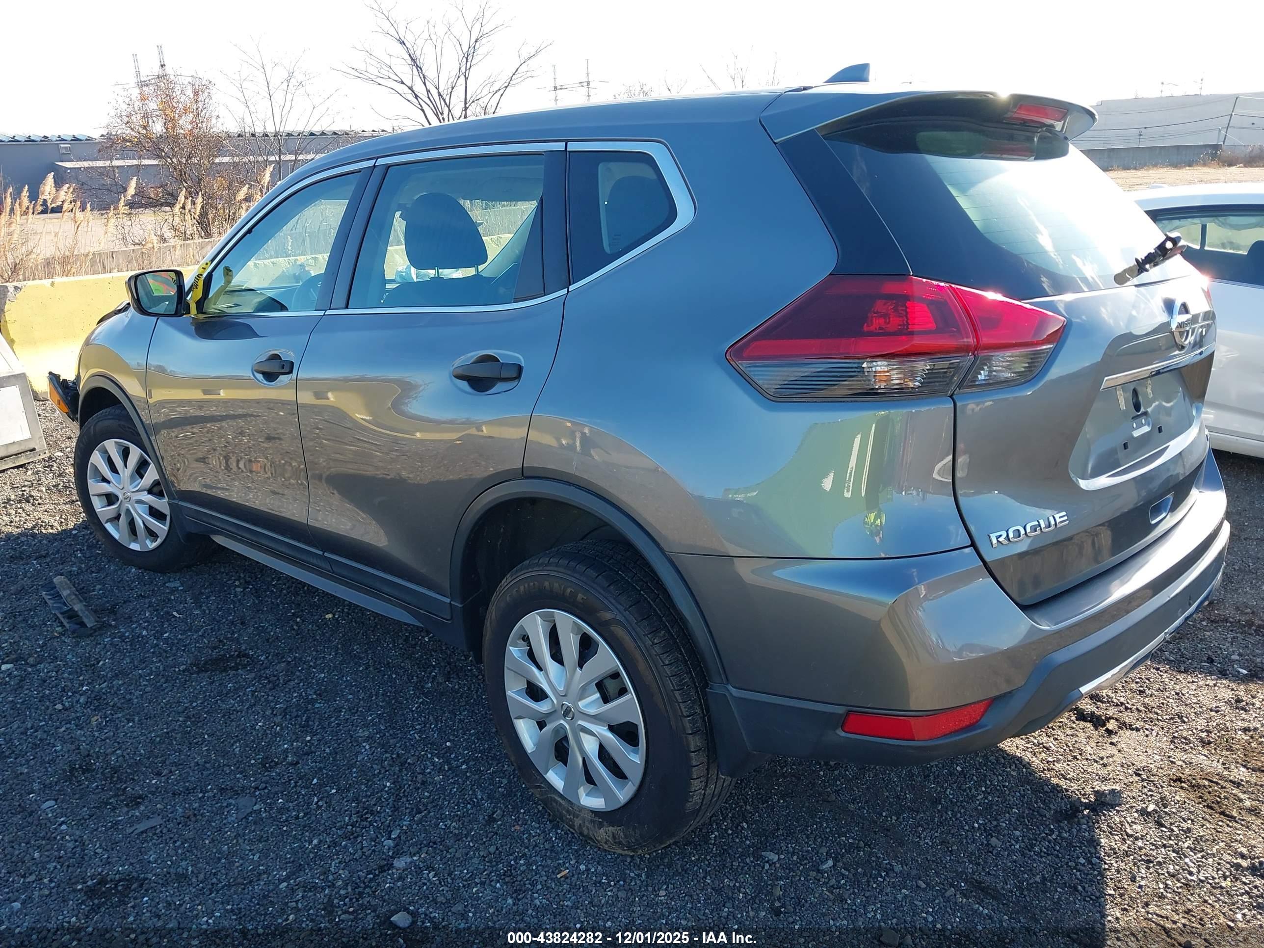 NISSAN ROGUE image 3