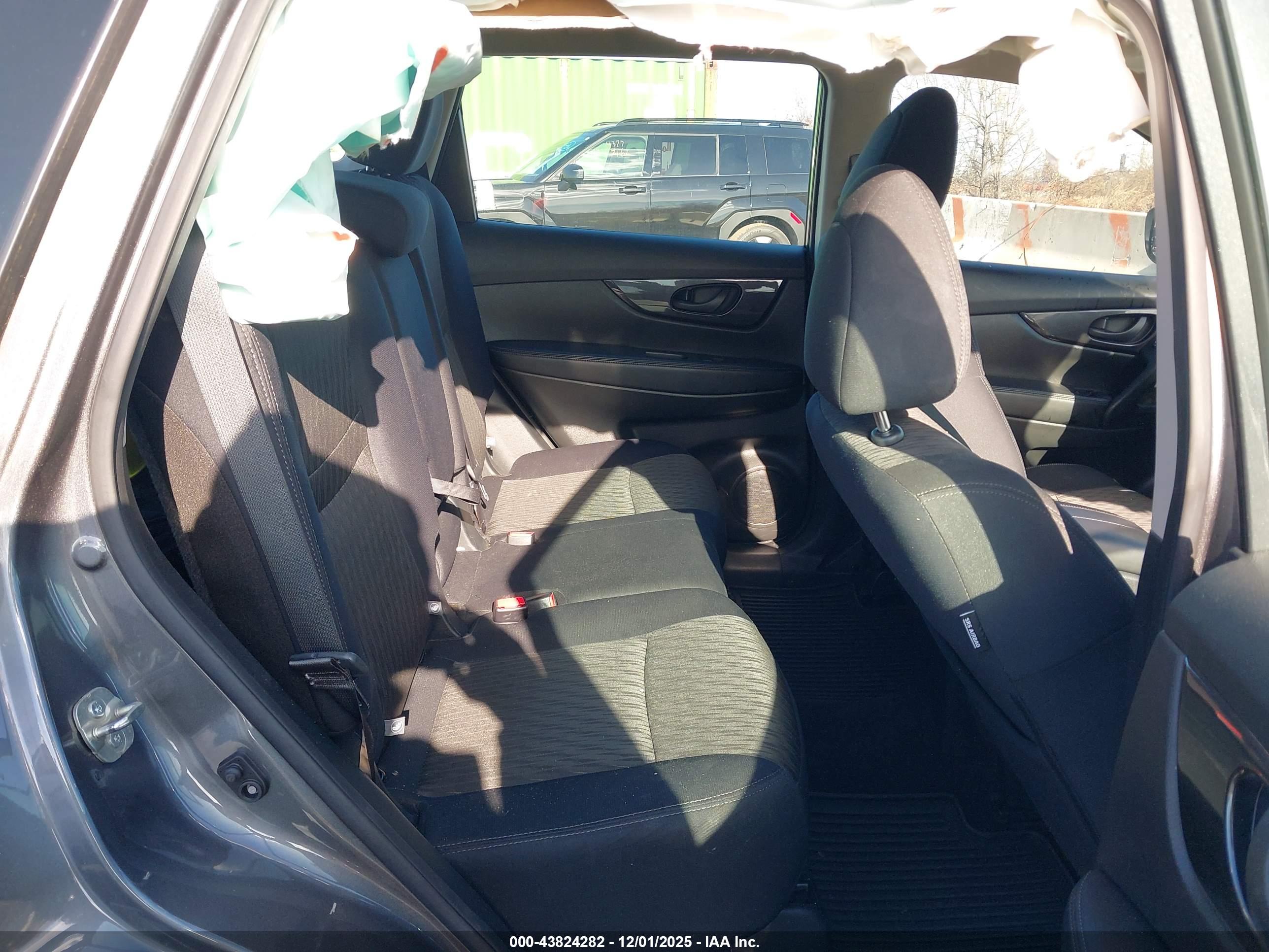 NISSAN ROGUE image 8