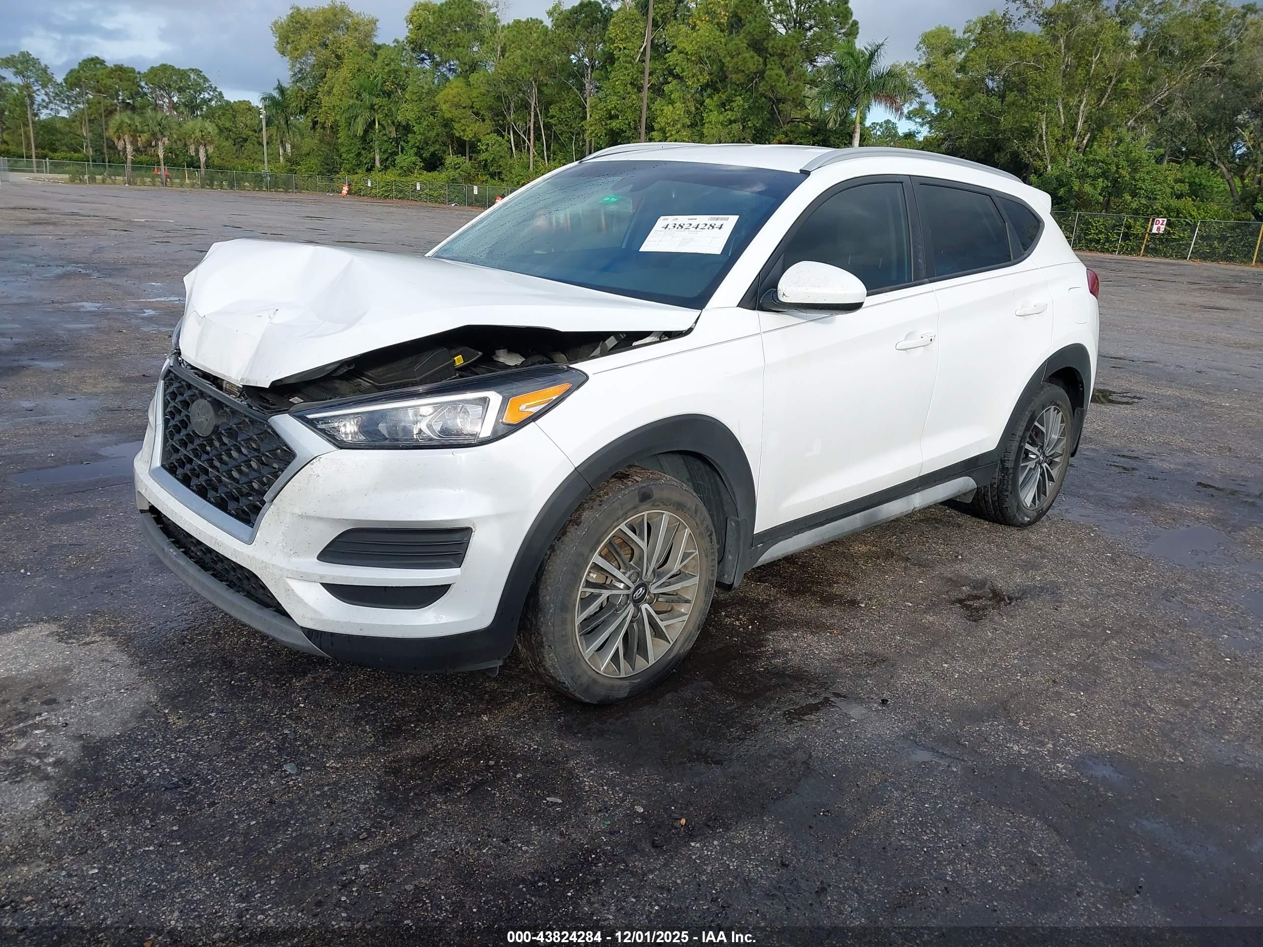 HYUNDAI TUCSON image 2