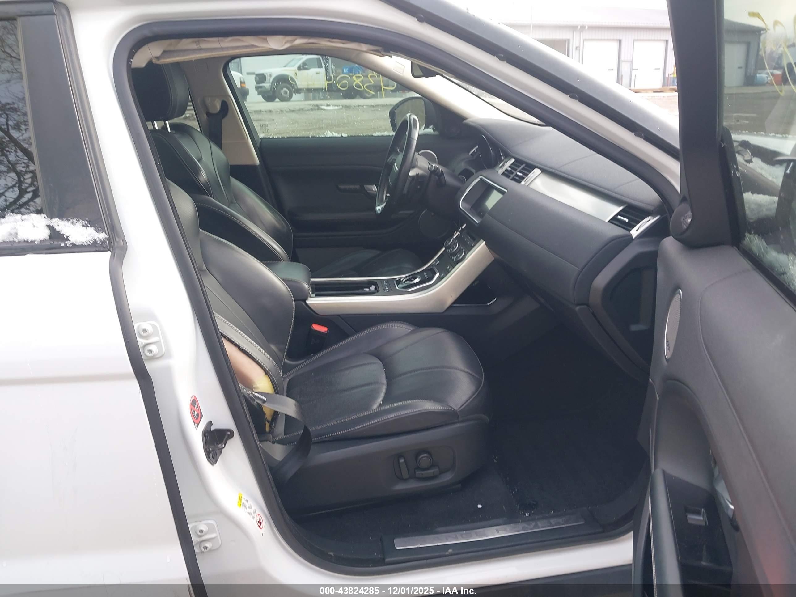 LAND ROVER image 5