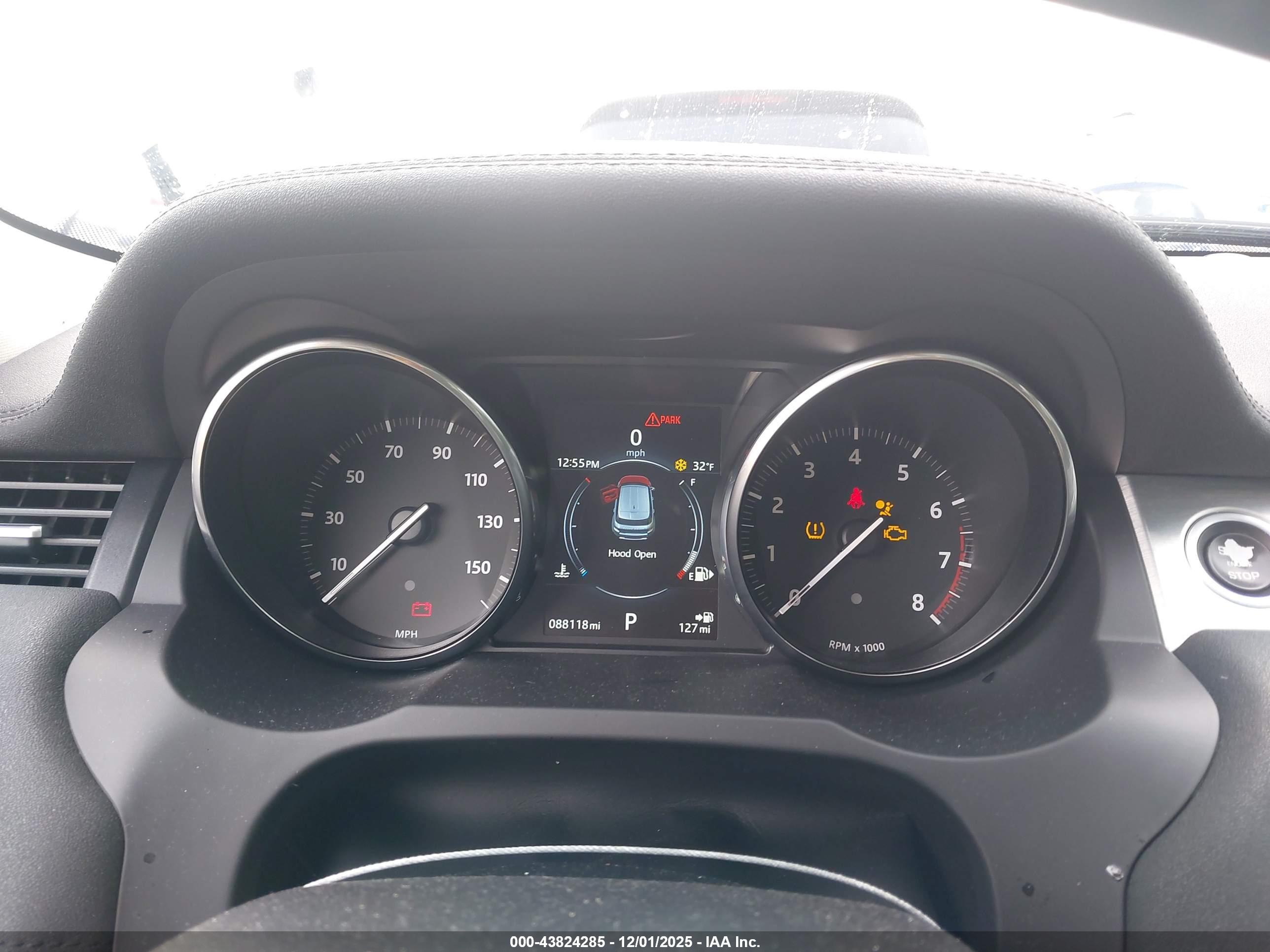 LAND ROVER image 7