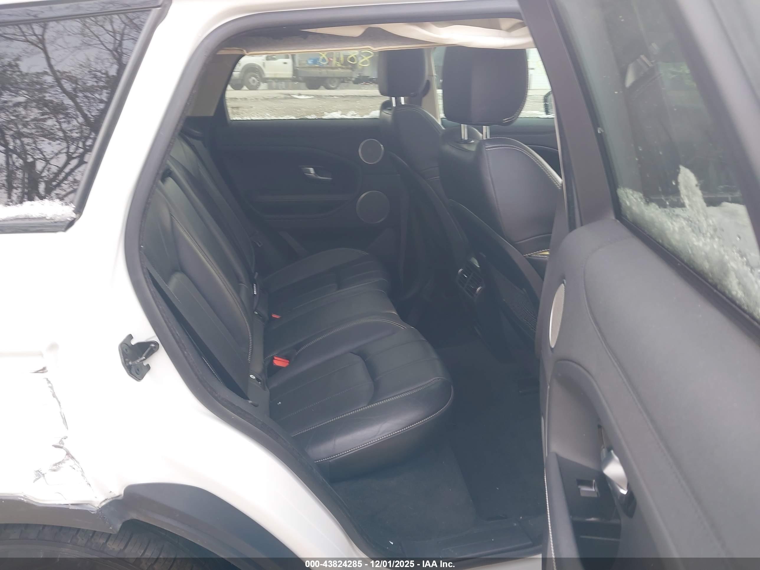 LAND ROVER image 8