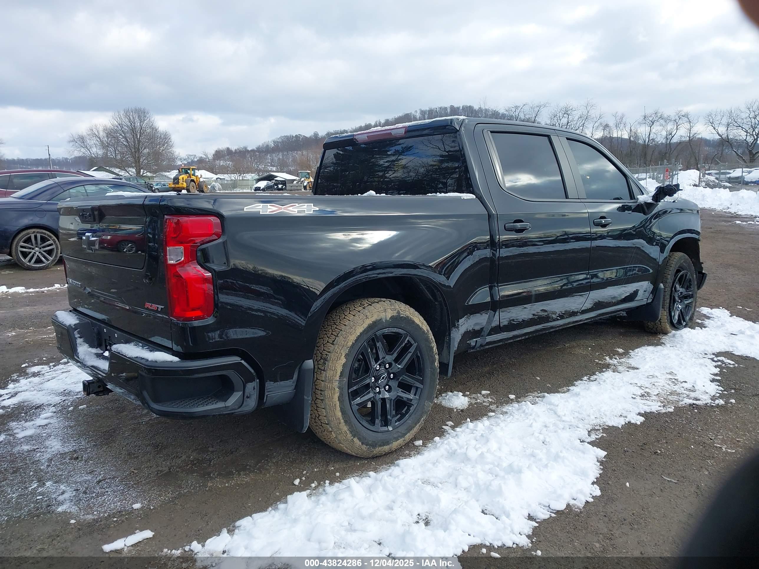 CHEVROLET SILVERADO image 4
