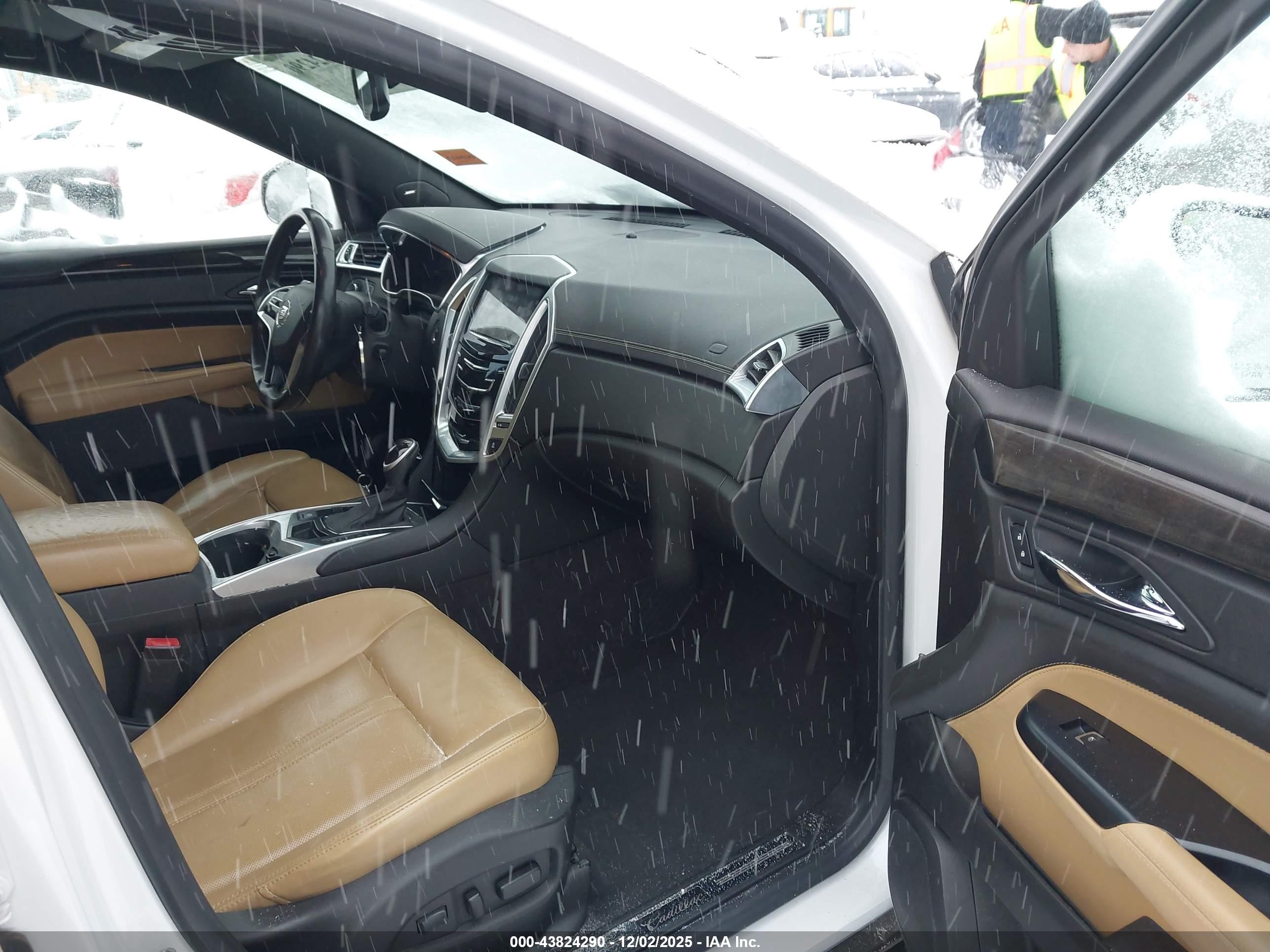 CADILLAC SRX image 5