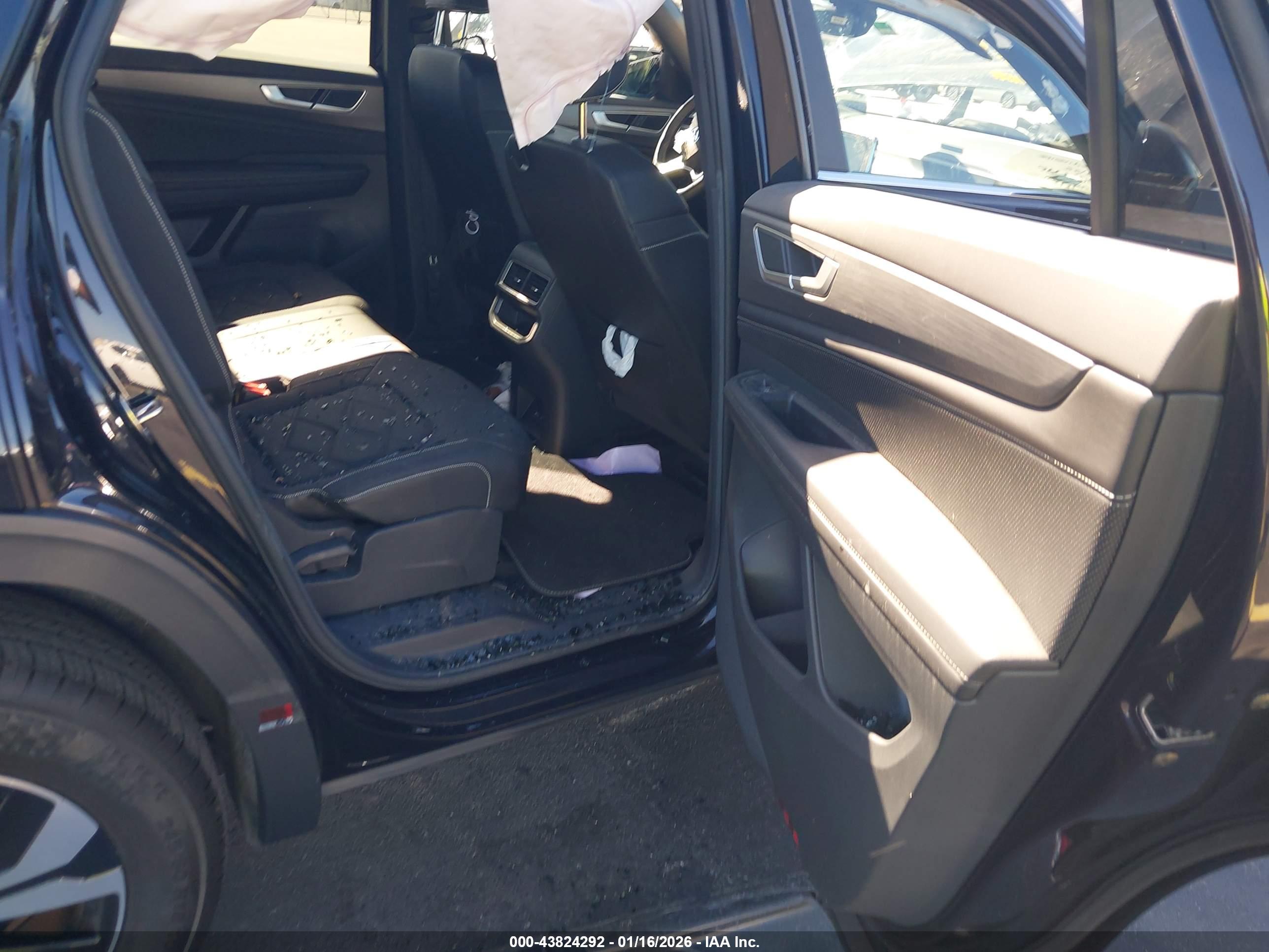 VOLKSWAGEN ATLAS image 8