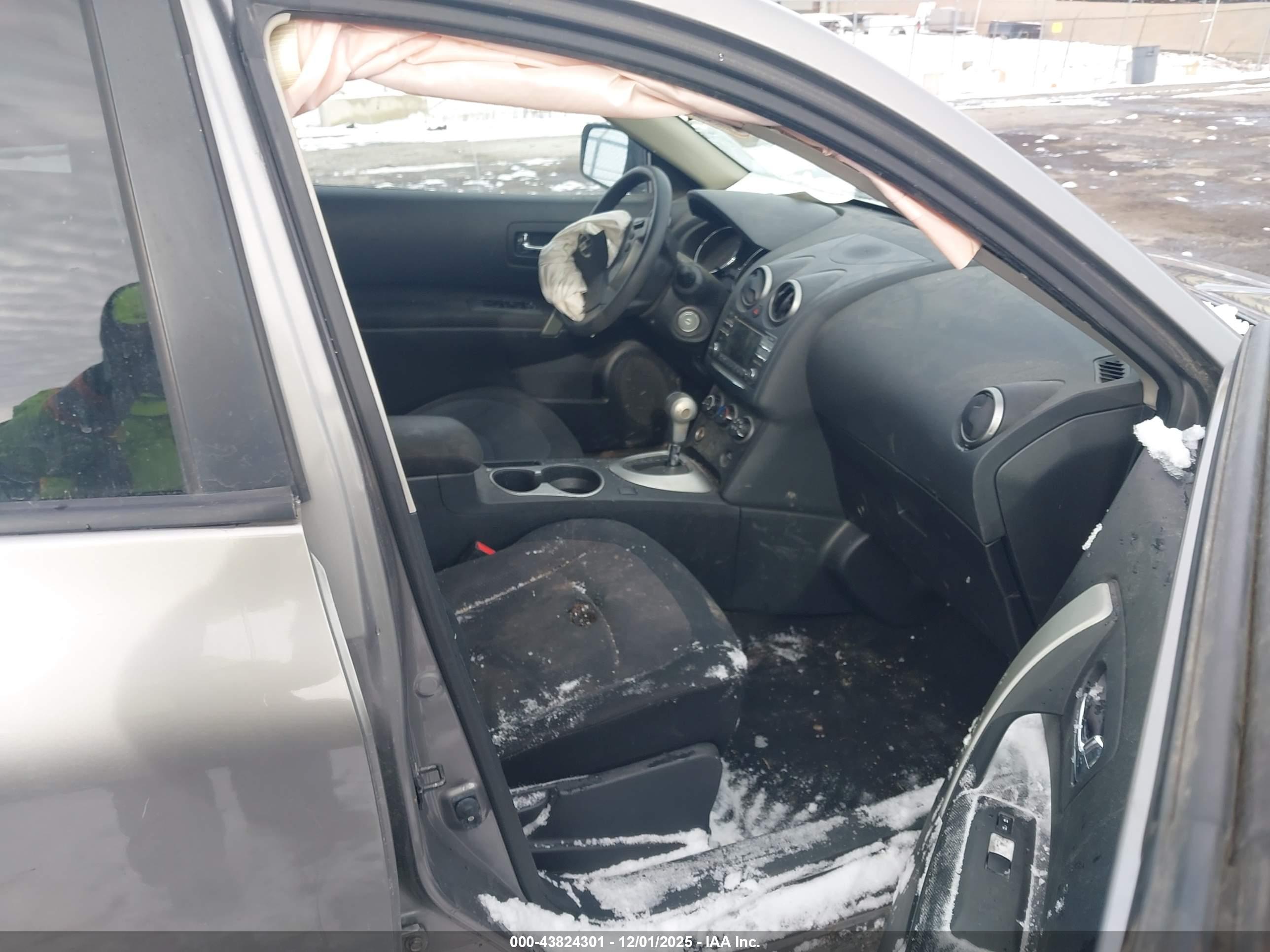NISSAN ROGUE image 5
