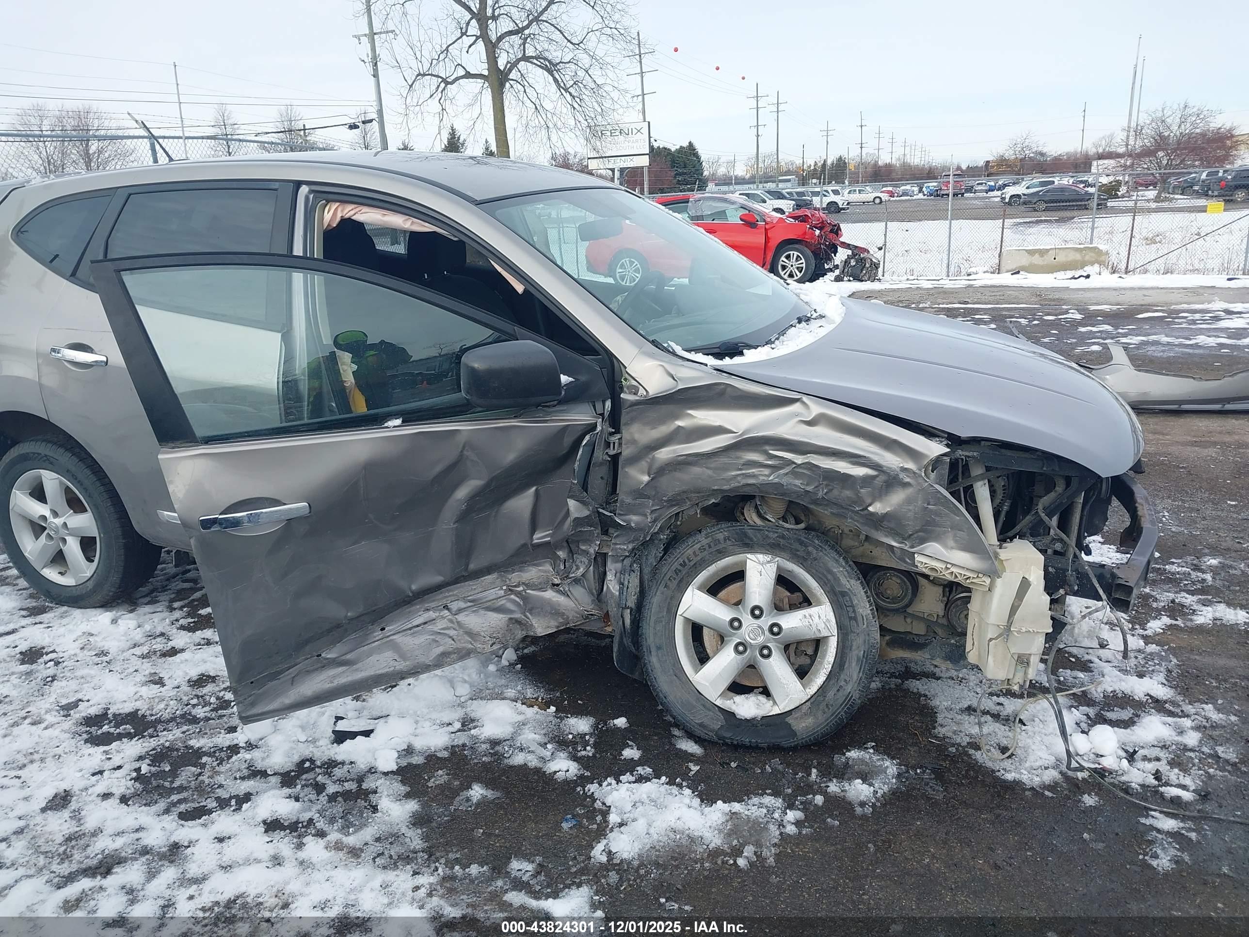 NISSAN ROGUE image 6