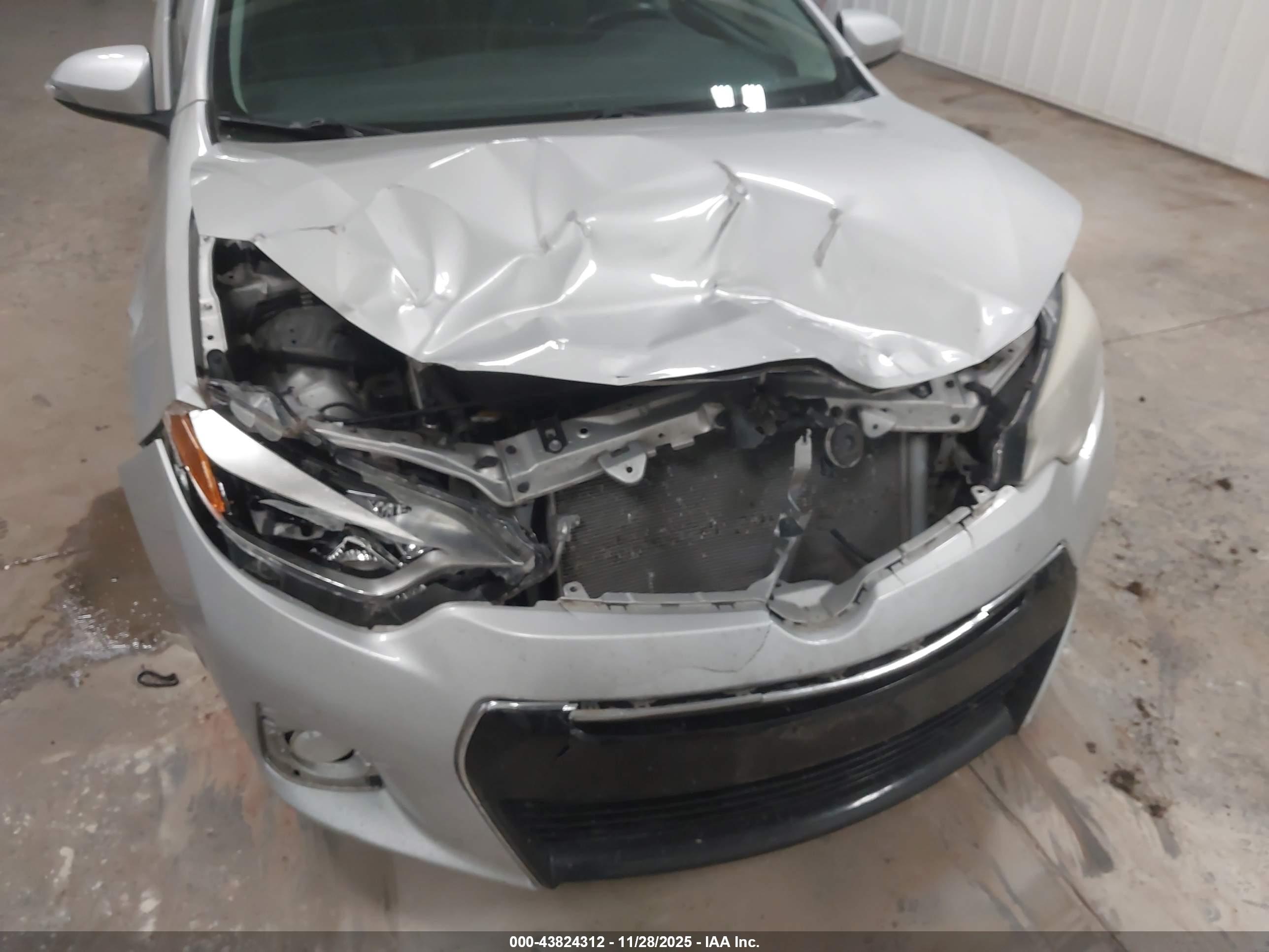 TOYOTA COROLLA image 6