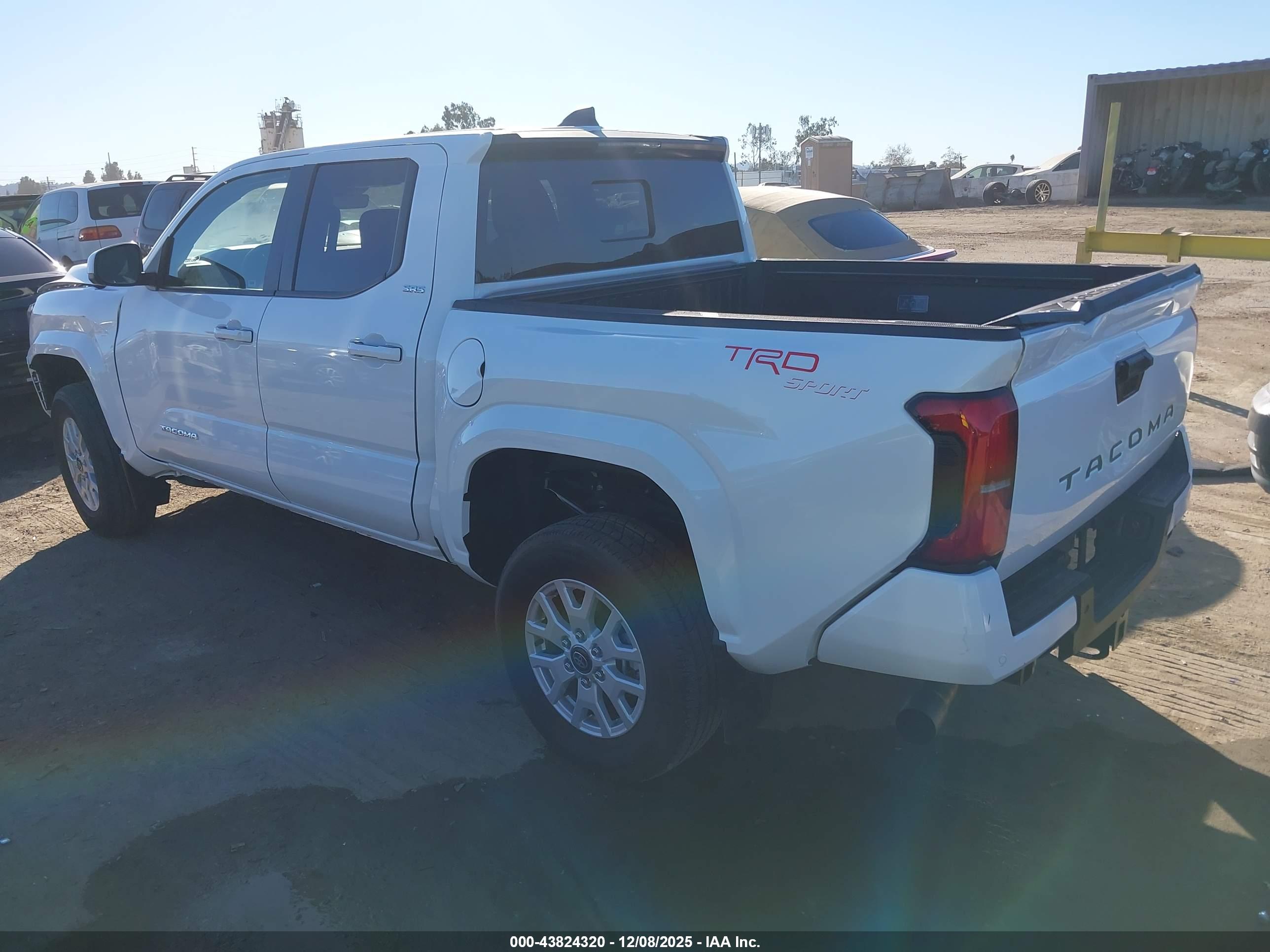 TOYOTA TACOMA image 3