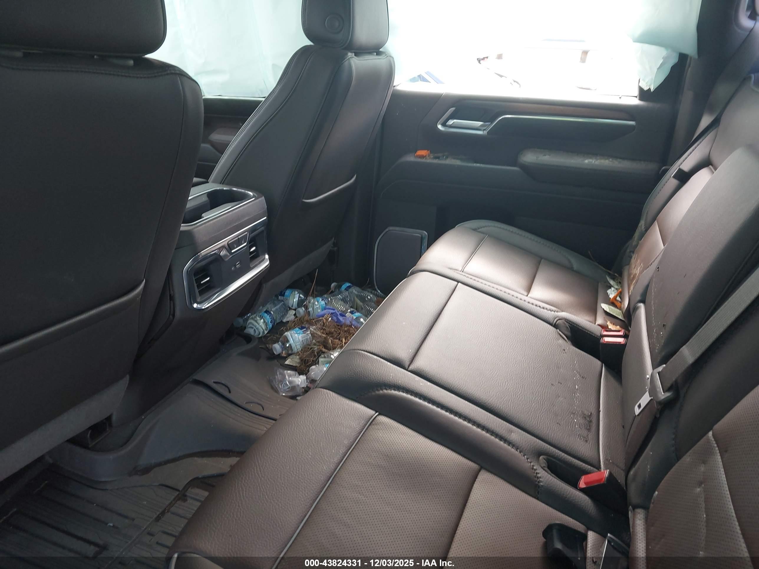 GMC SIERRA image 8