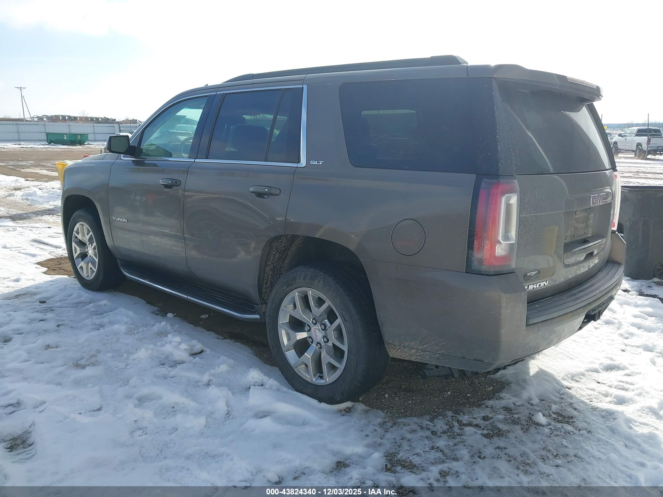 GMC YUKON image 3