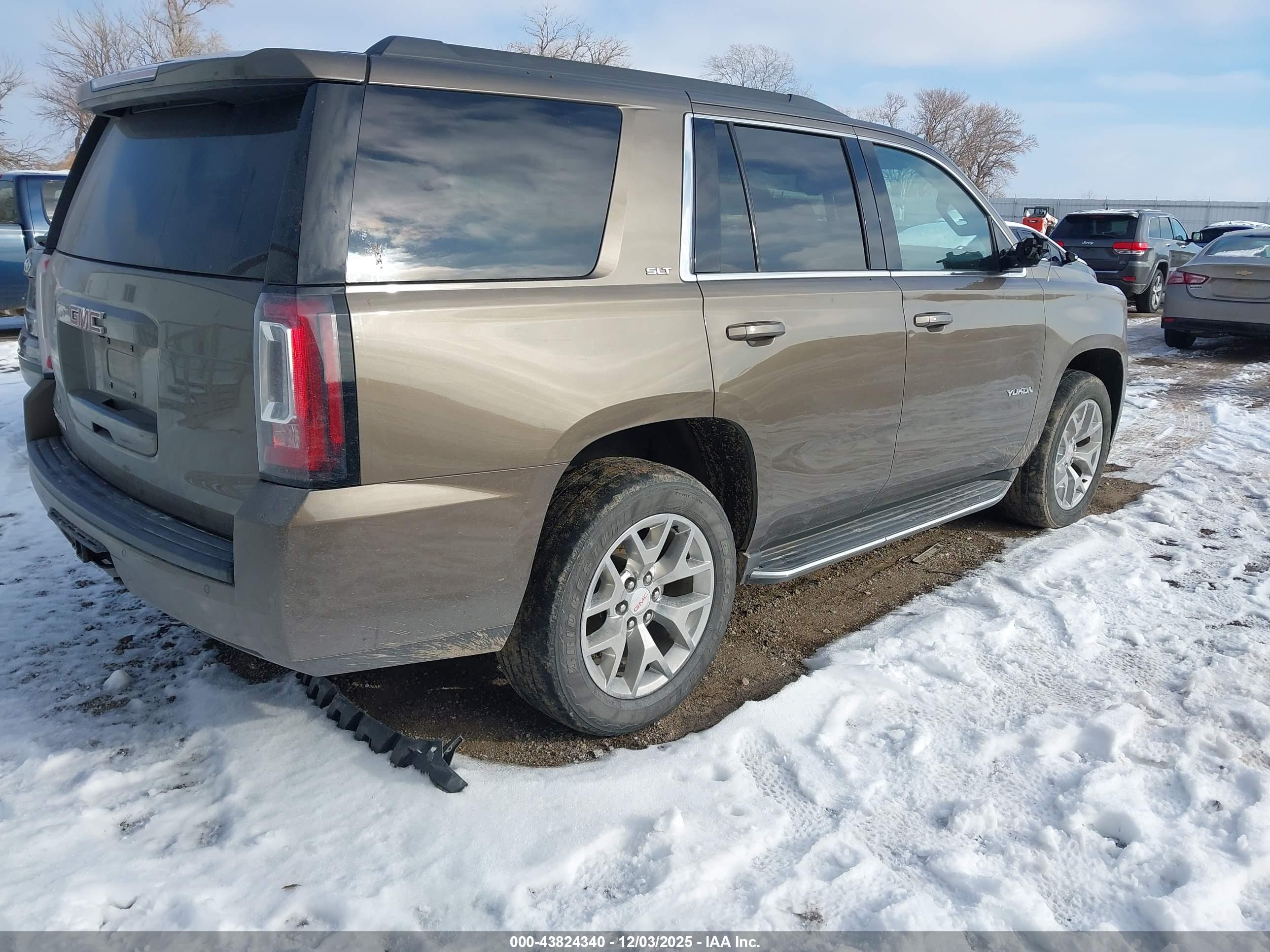 GMC YUKON image 4
