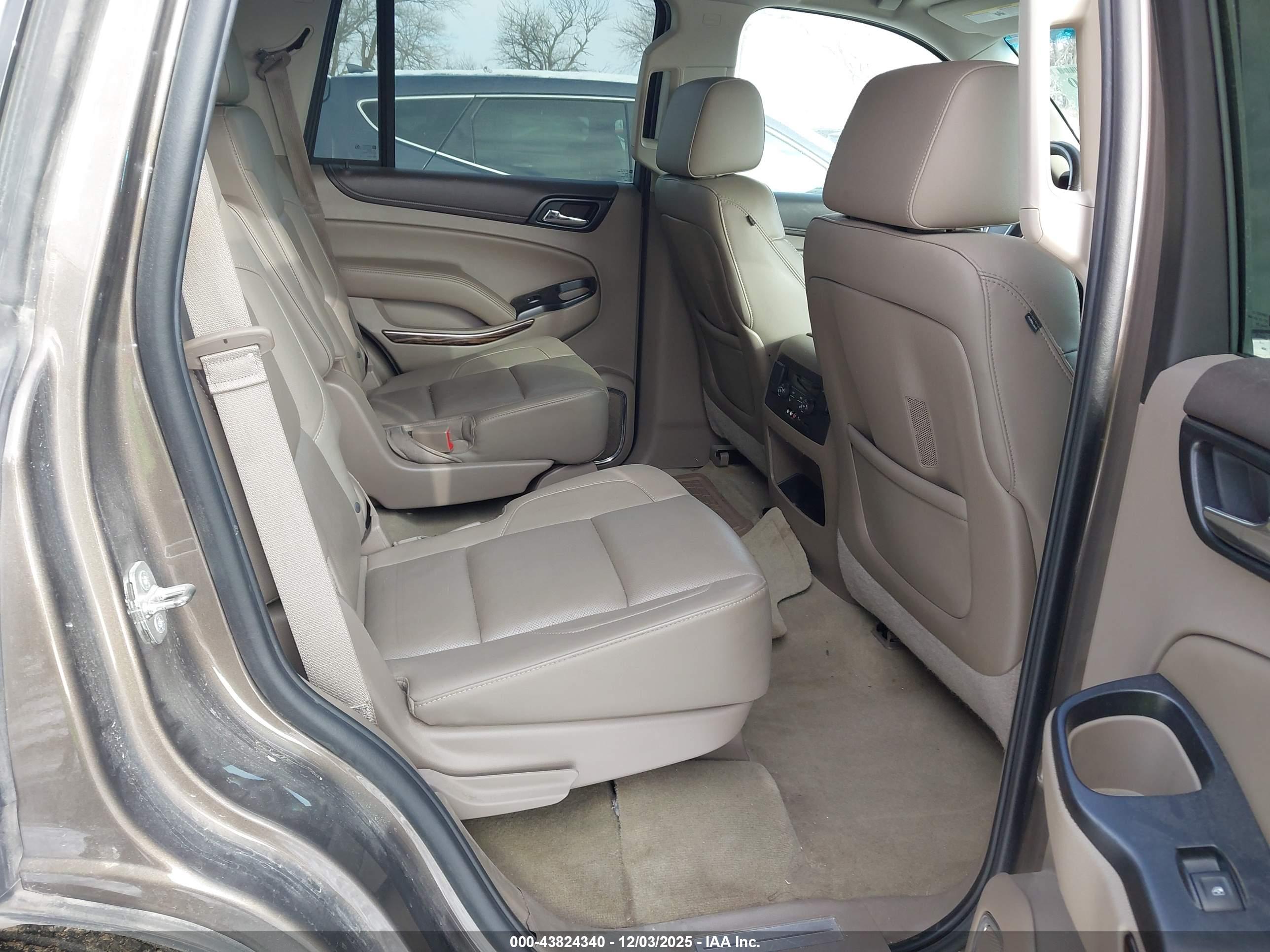 GMC YUKON image 8