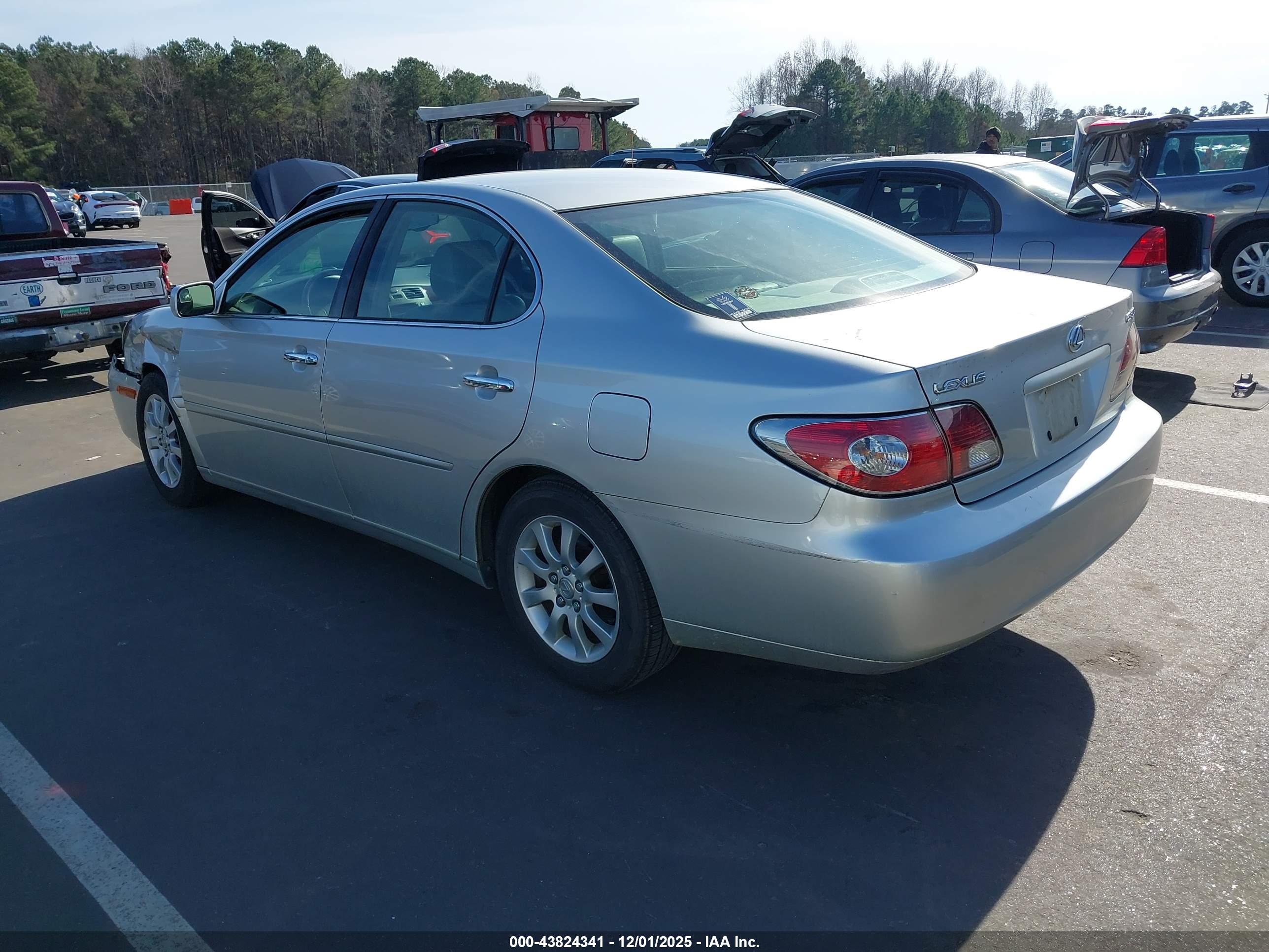 LEXUS ES image 3