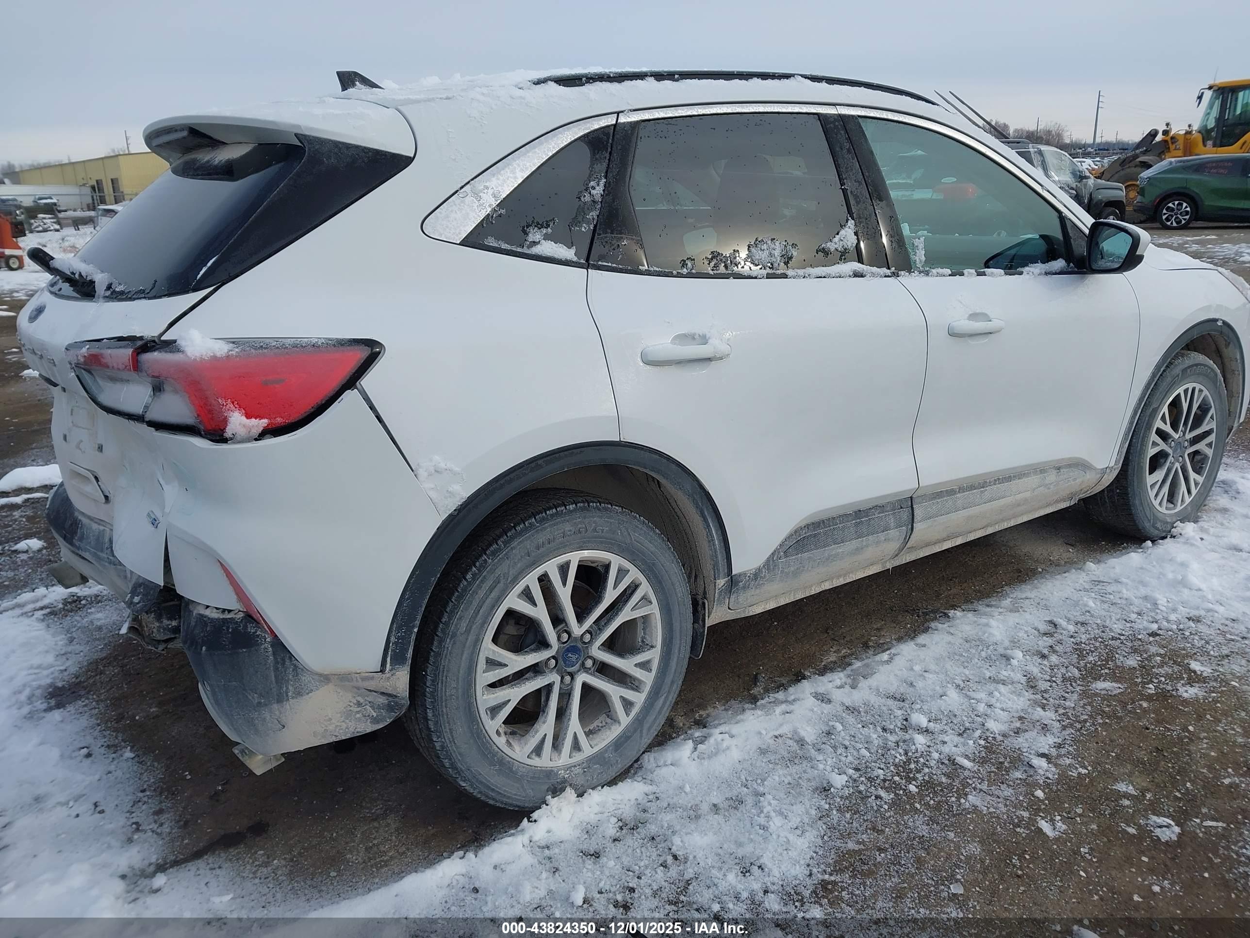 FORD ESCAPE image 4