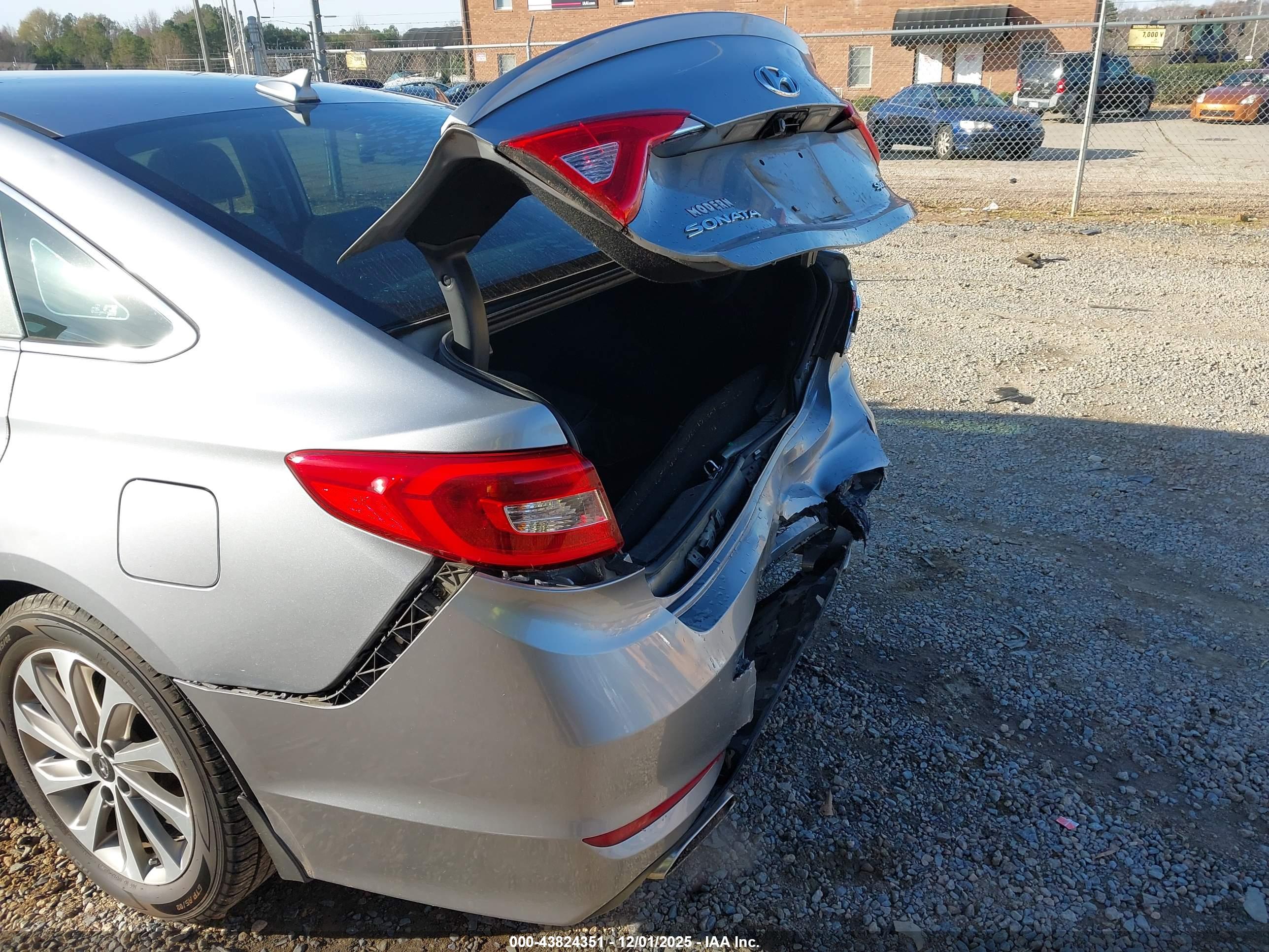 HYUNDAI SONATA image 6