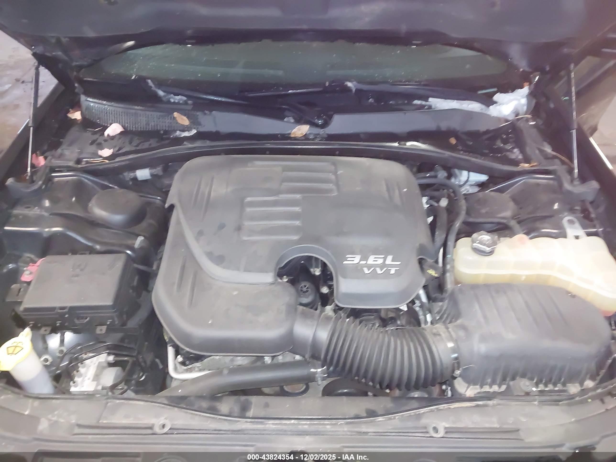CHRYSLER 300 image 10